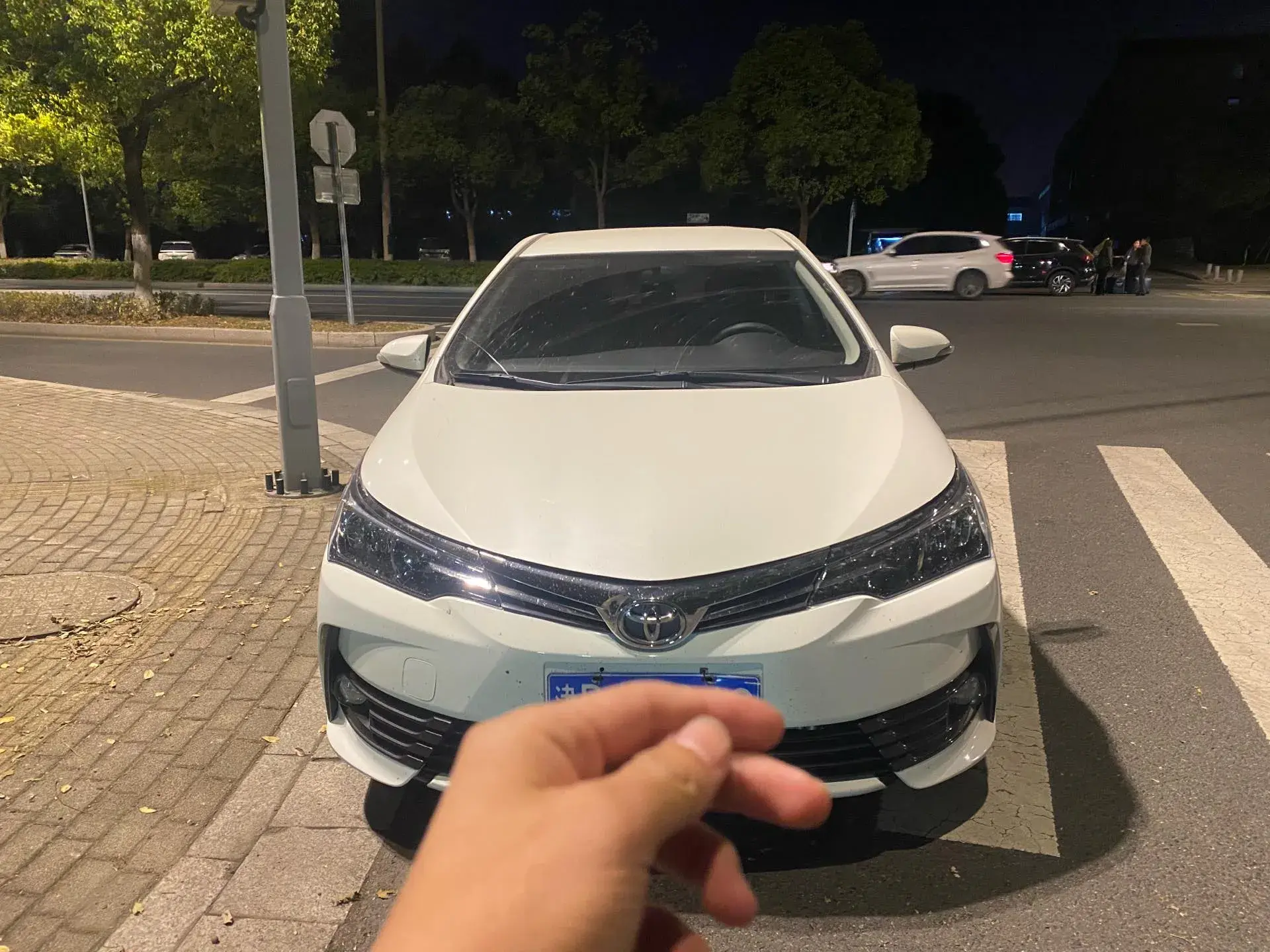 2018 TOYOTA COROLLA thumbnail 2