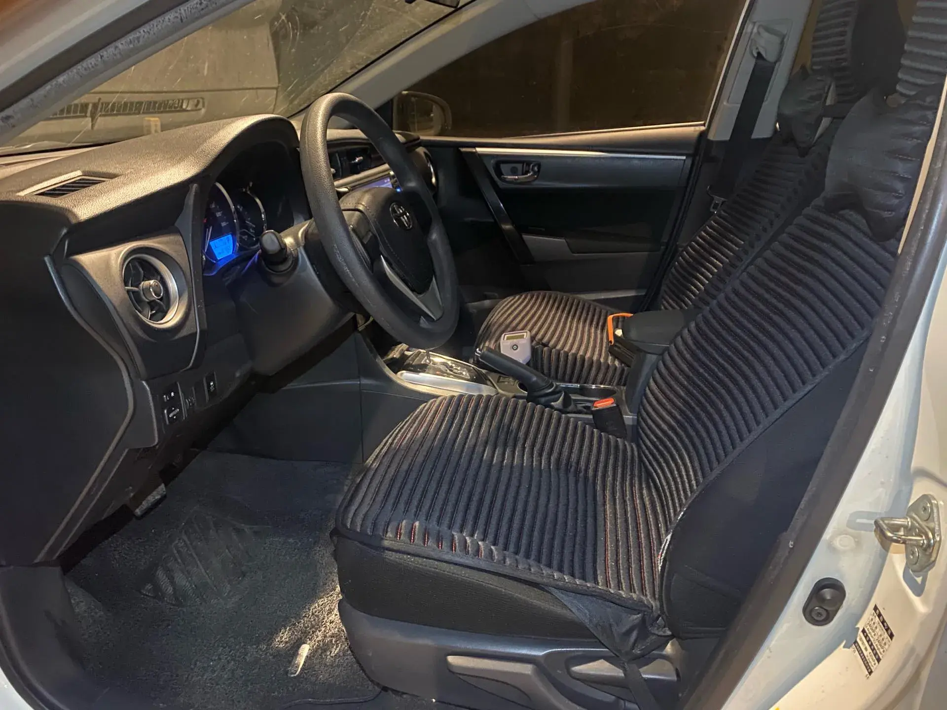 2018 TOYOTA COROLLA thumbnail 4