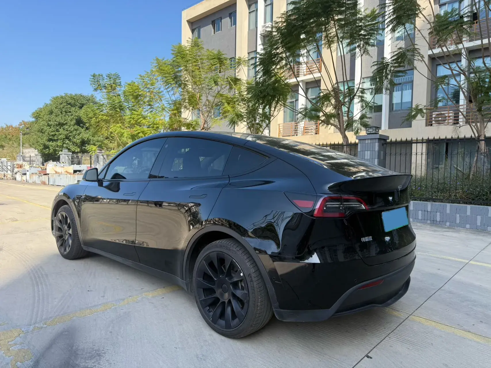 2023 TESLA MODEL thumbnail 4