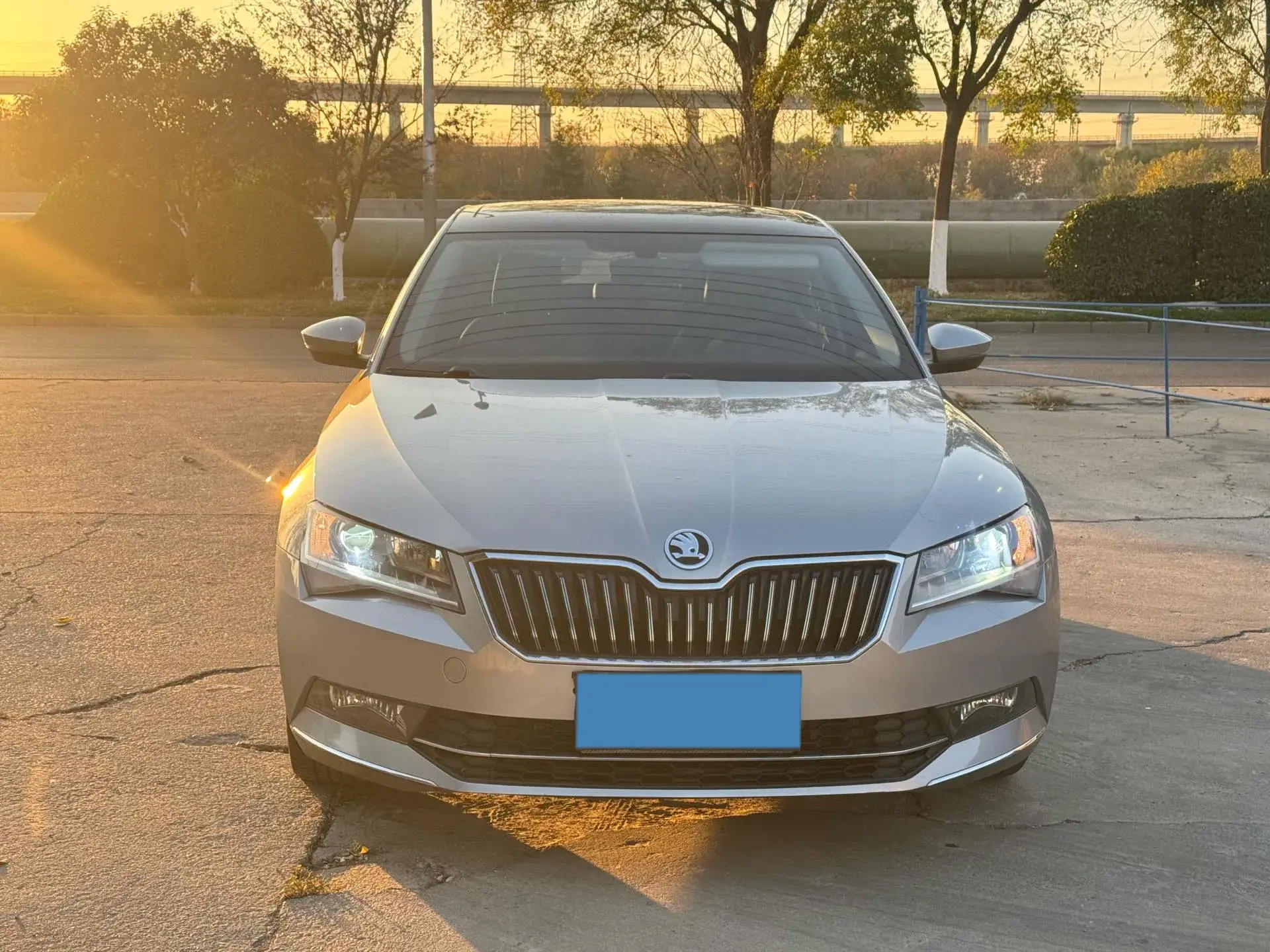 2018 SKODA SUPERB thumbnail 2
