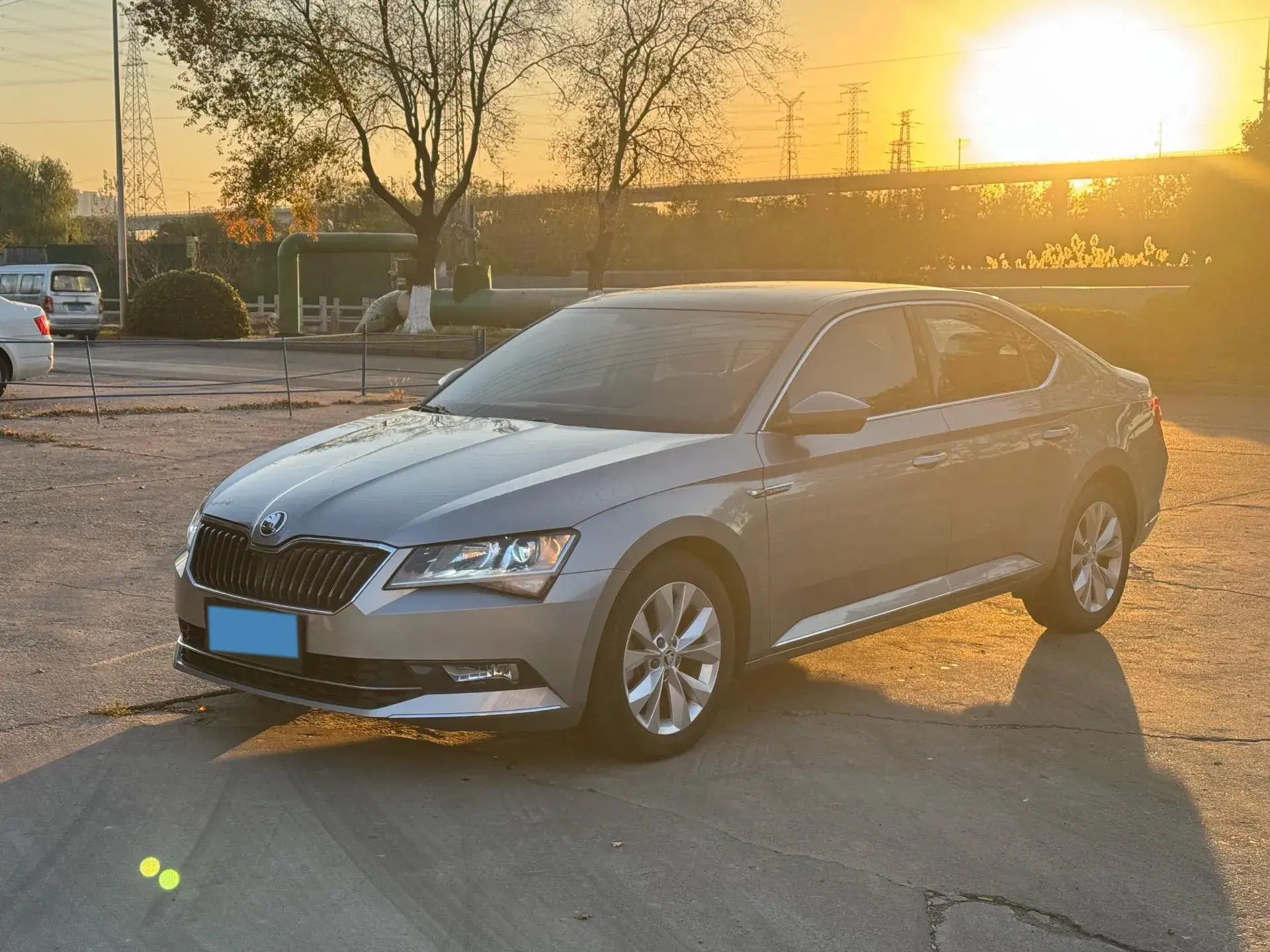 2018 SKODA SUPERB view 1
