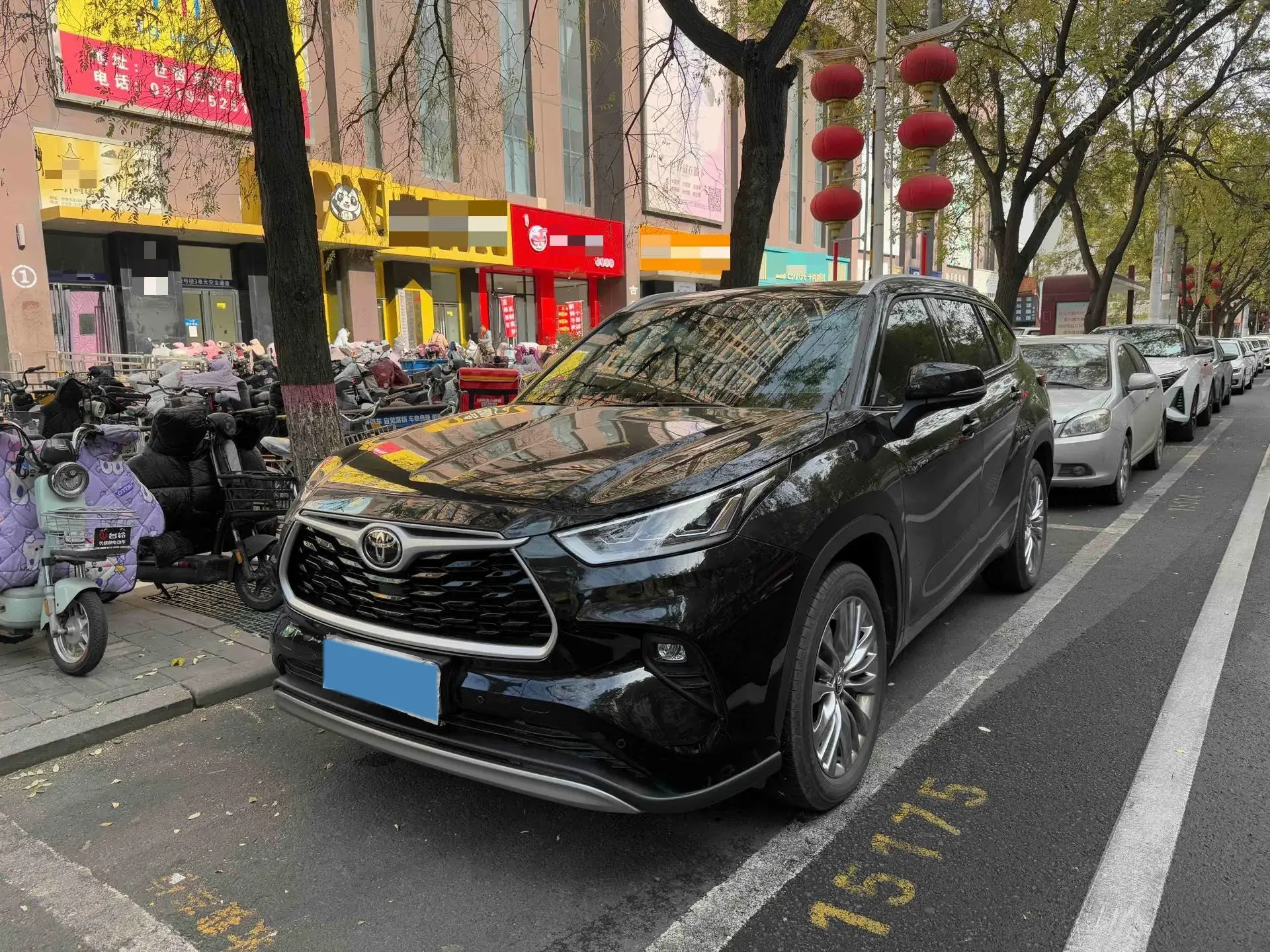 2024 TOYOTA HIGHLANDER view 1