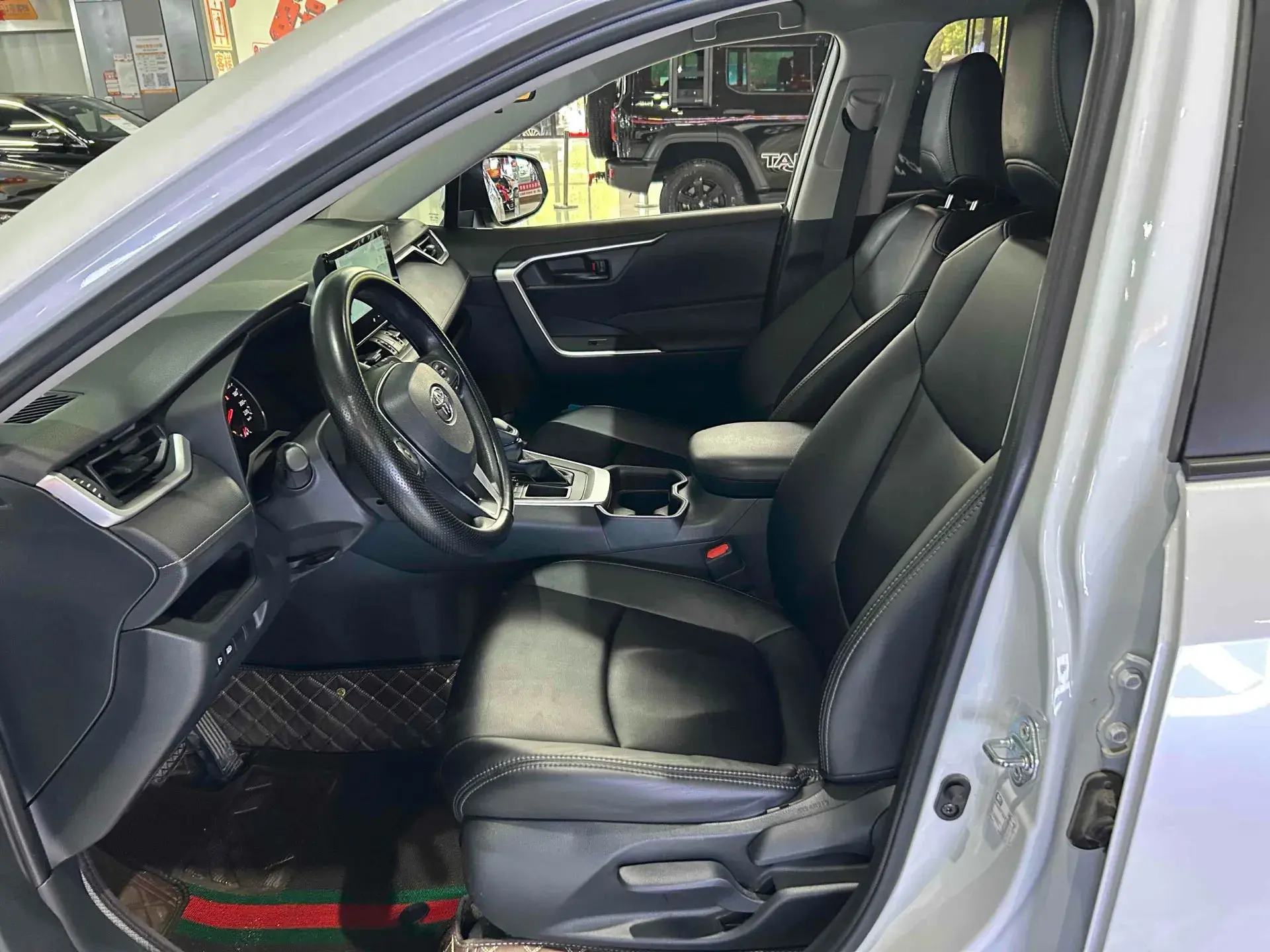 2023 TOYOTA RAV4 thumbnail 3