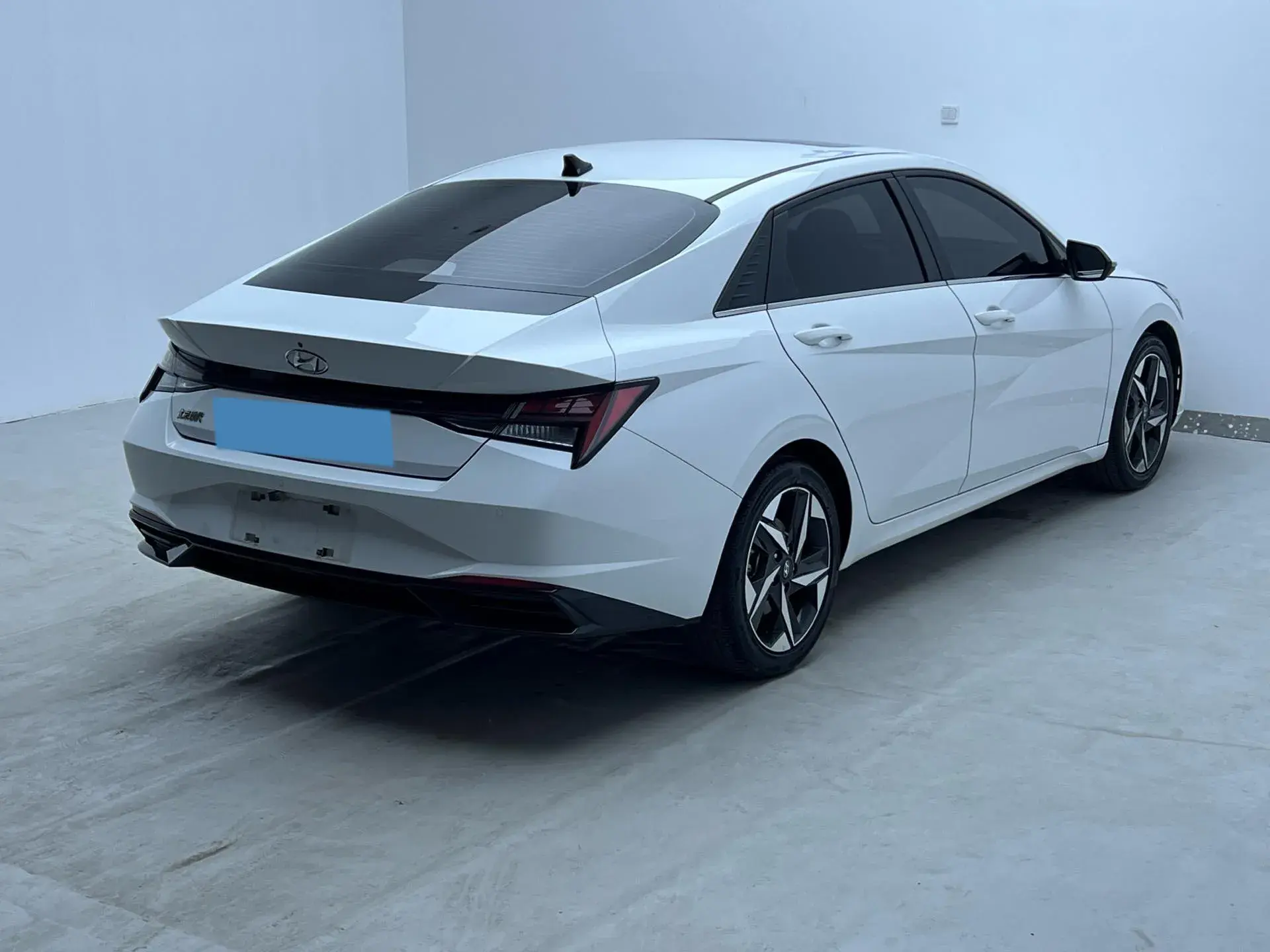 2021 HYUNDAI ELANTRA thumbnail 4