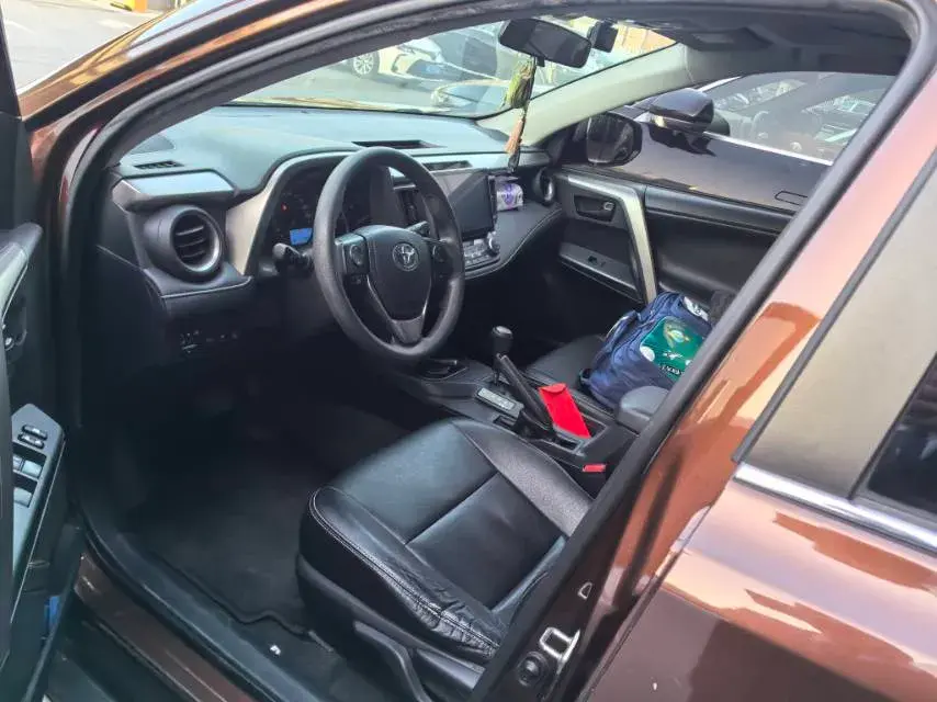 2016 TOYOTA RAV4 thumbnail 2