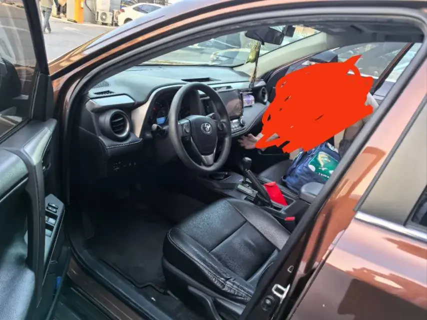 2016 TOYOTA RAV4 thumbnail 3