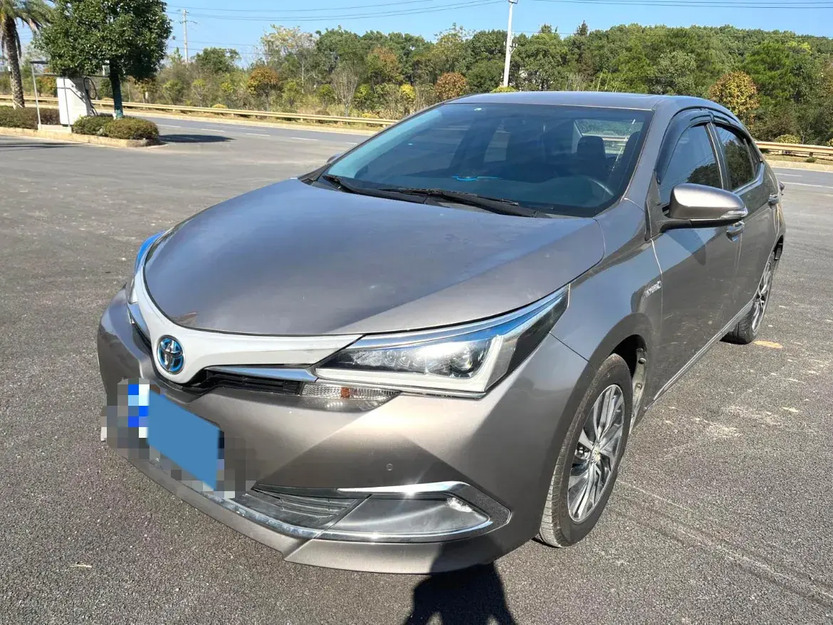 2017 Toyota Corolla 1.8L 99HP L4 E-CVT Hybrid
