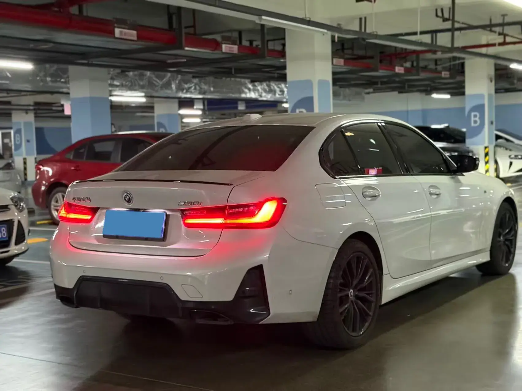 2023 BMW 3 thumbnail 3