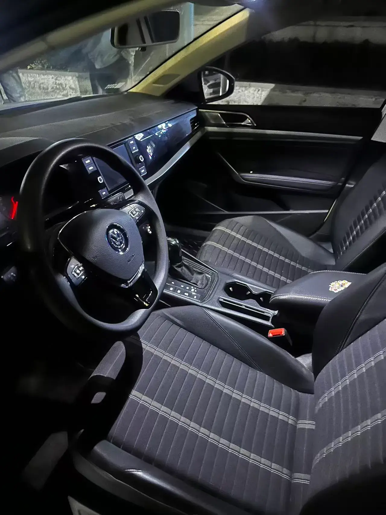 2018 VOLKSWAGEN LAVIDA thumbnail 2