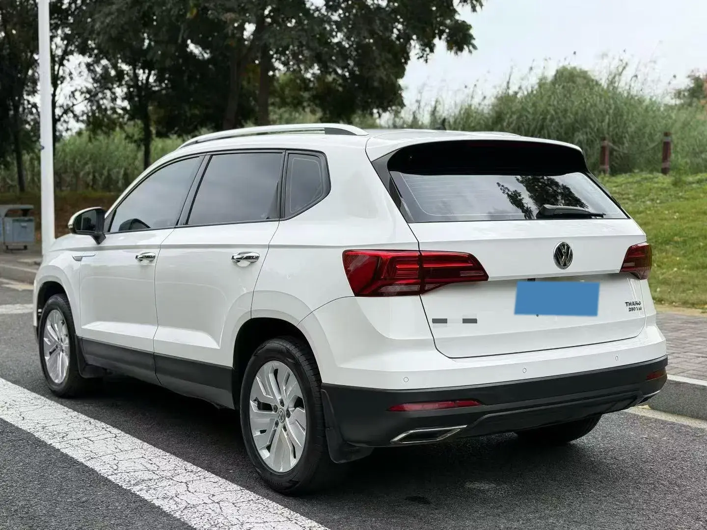 2019 VOLKSWAGEN THARU thumbnail 3