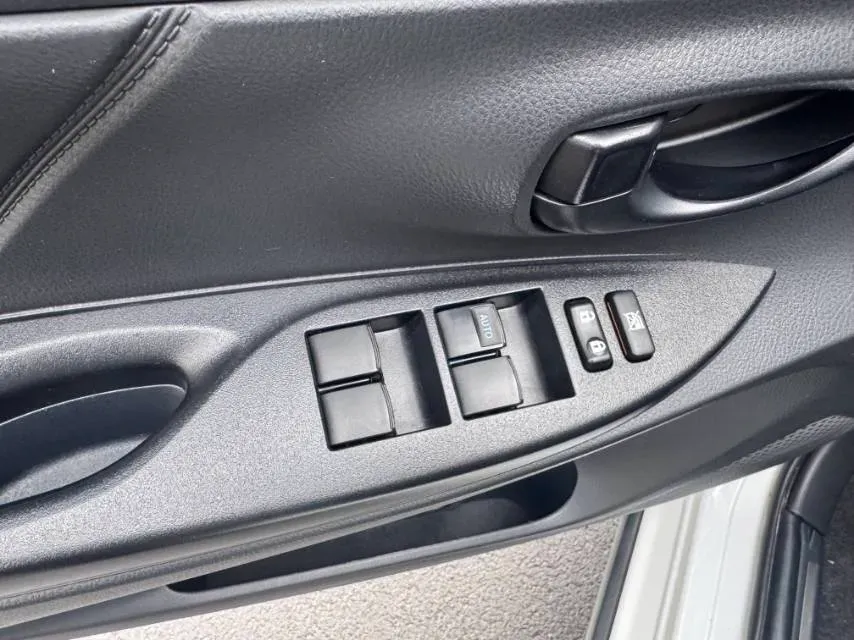 2022 Toyota Yaris L 1.5L 112HP L4 CVT,autocango,china used car exporter,china ev exporter,chinese used car exporter,chinese used ev exporter