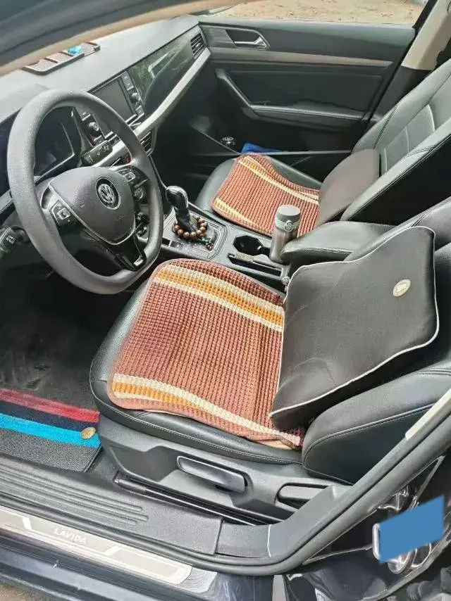 2019 VOLKSWAGEN LAVIDA thumbnail 2