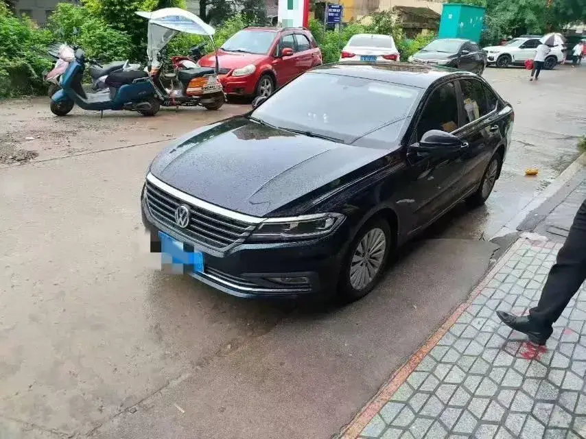 2019 VOLKSWAGEN LAVIDA view 1