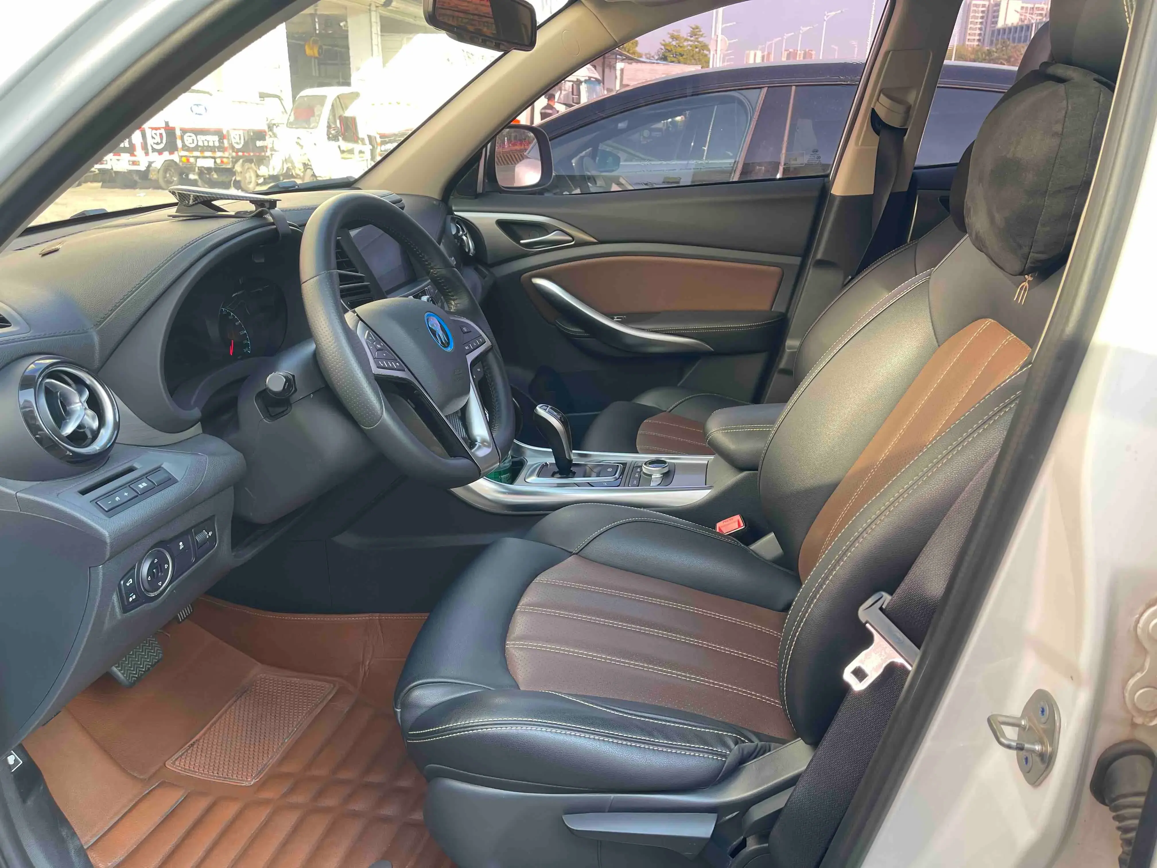 2017 BYD SONG thumbnail 2