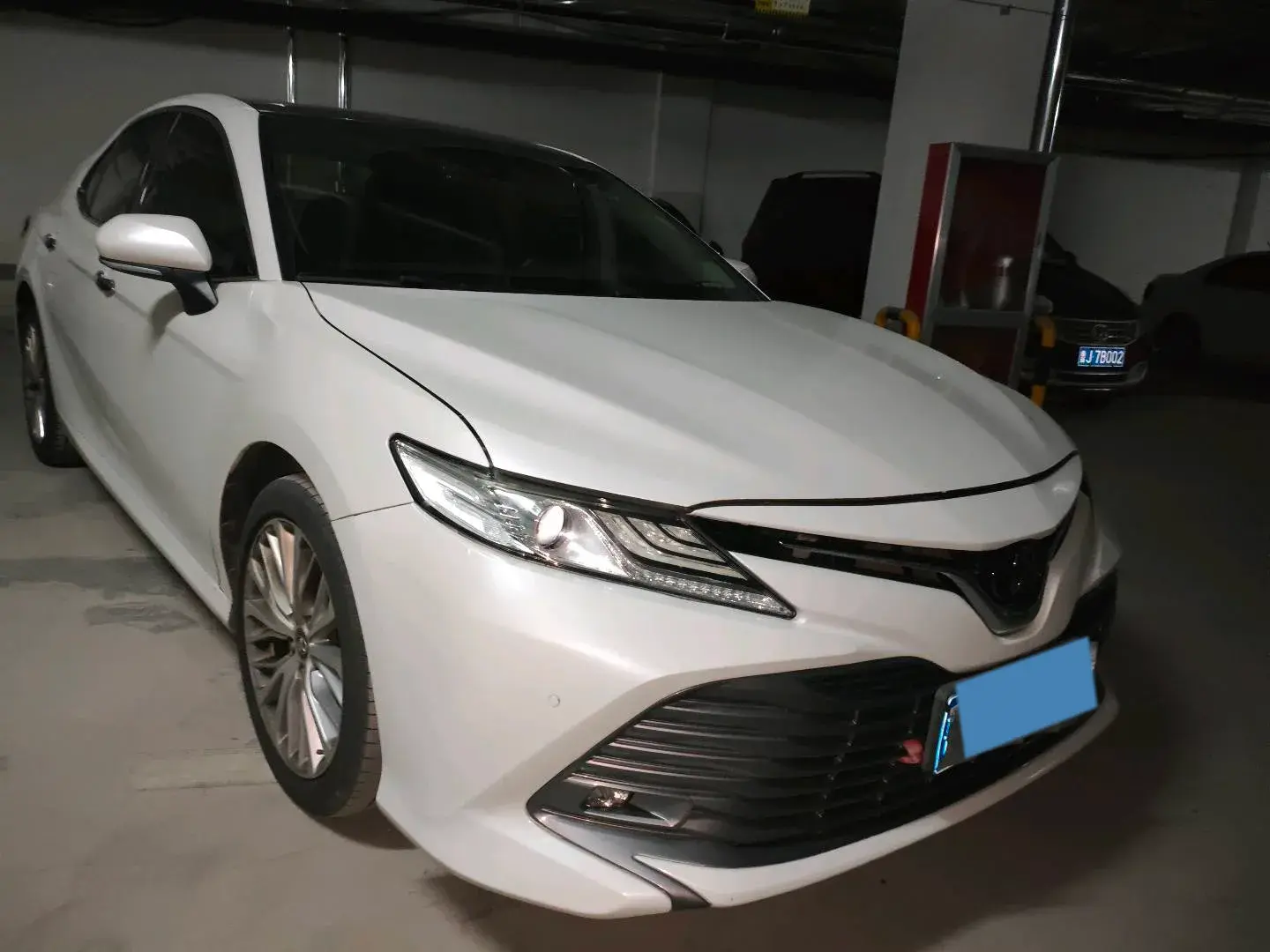2018 TOYOTA CAMRY thumbnail 3