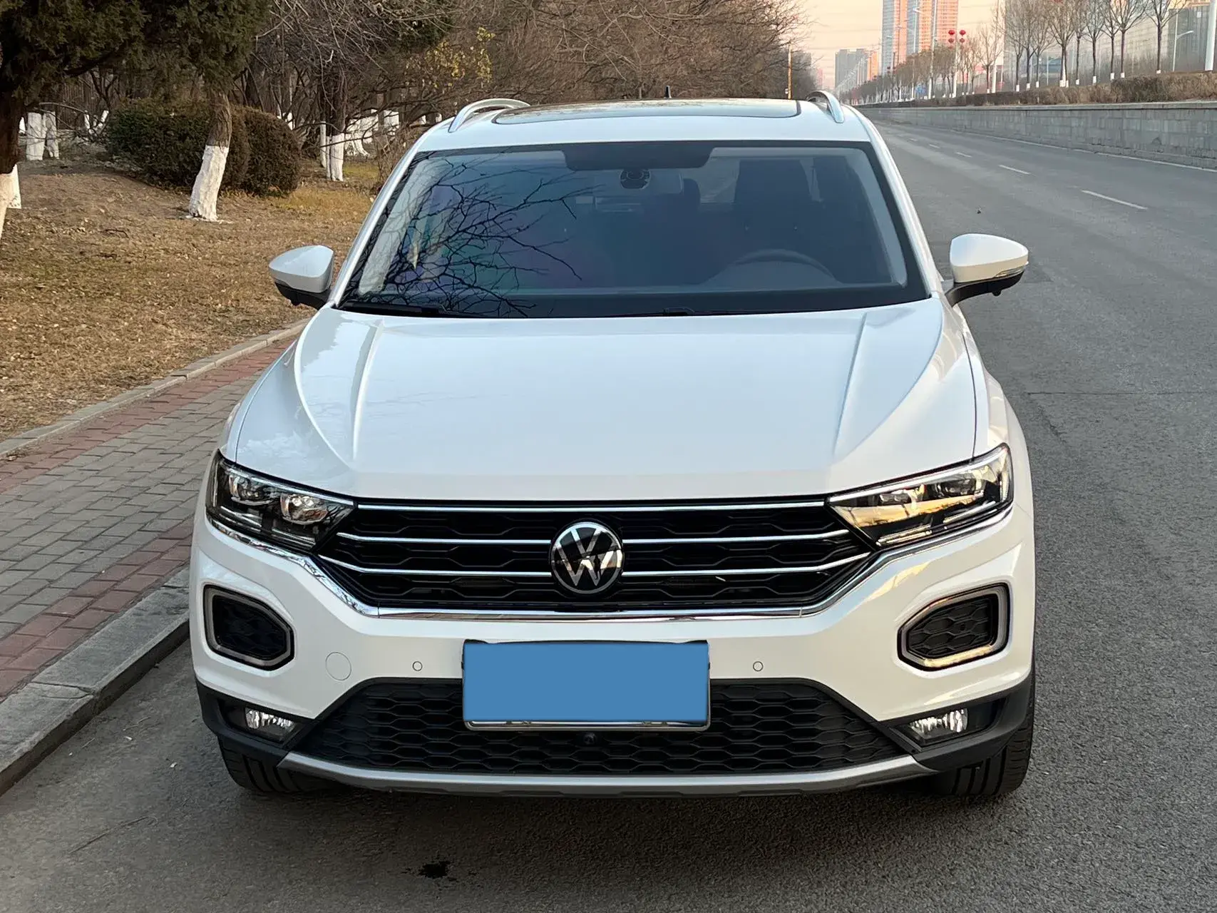 2022 VOLKSWAGEN T-ROC thumbnail 2