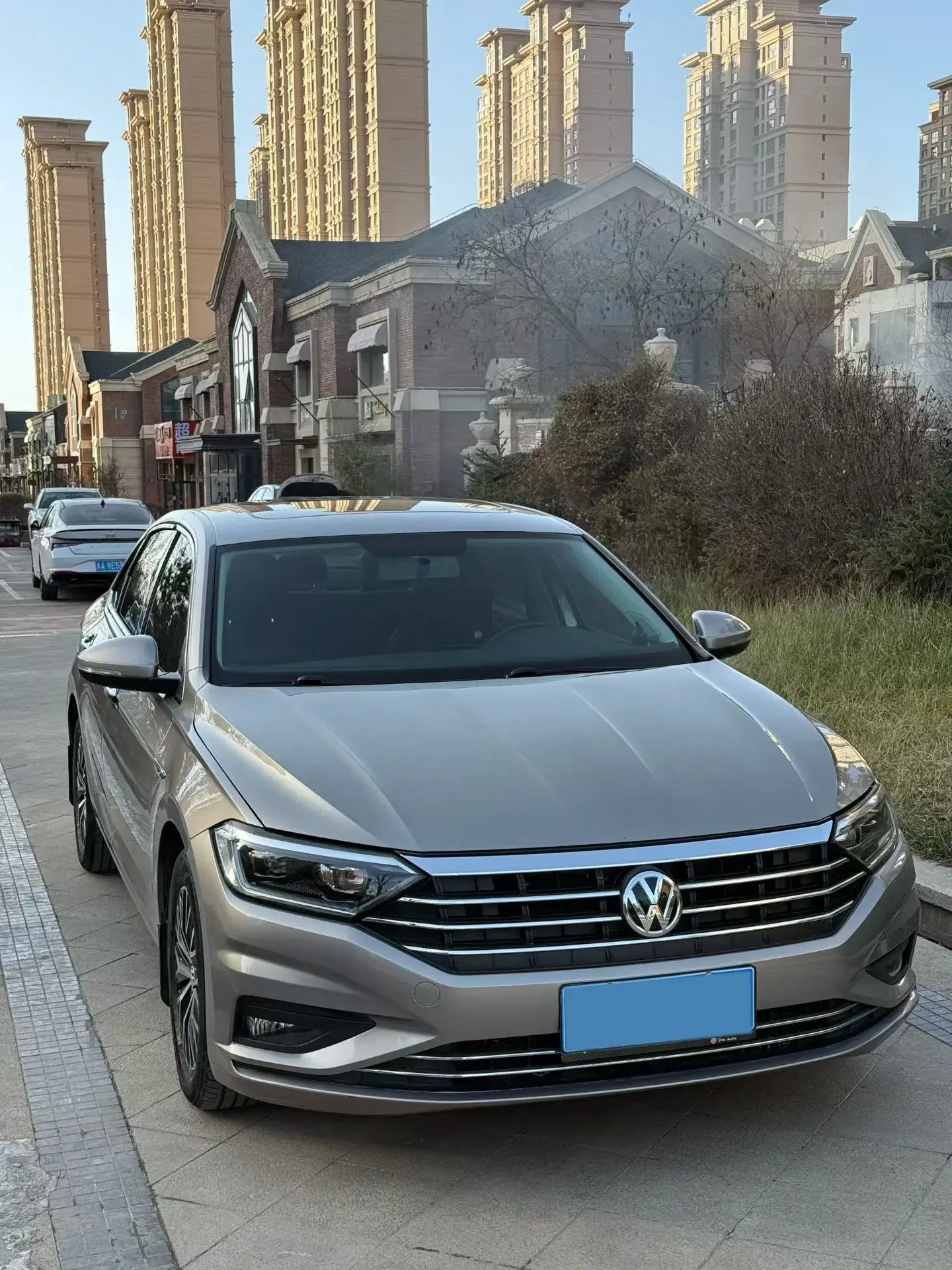 2019 VOLKSWAGEN SAGITAR thumbnail 3