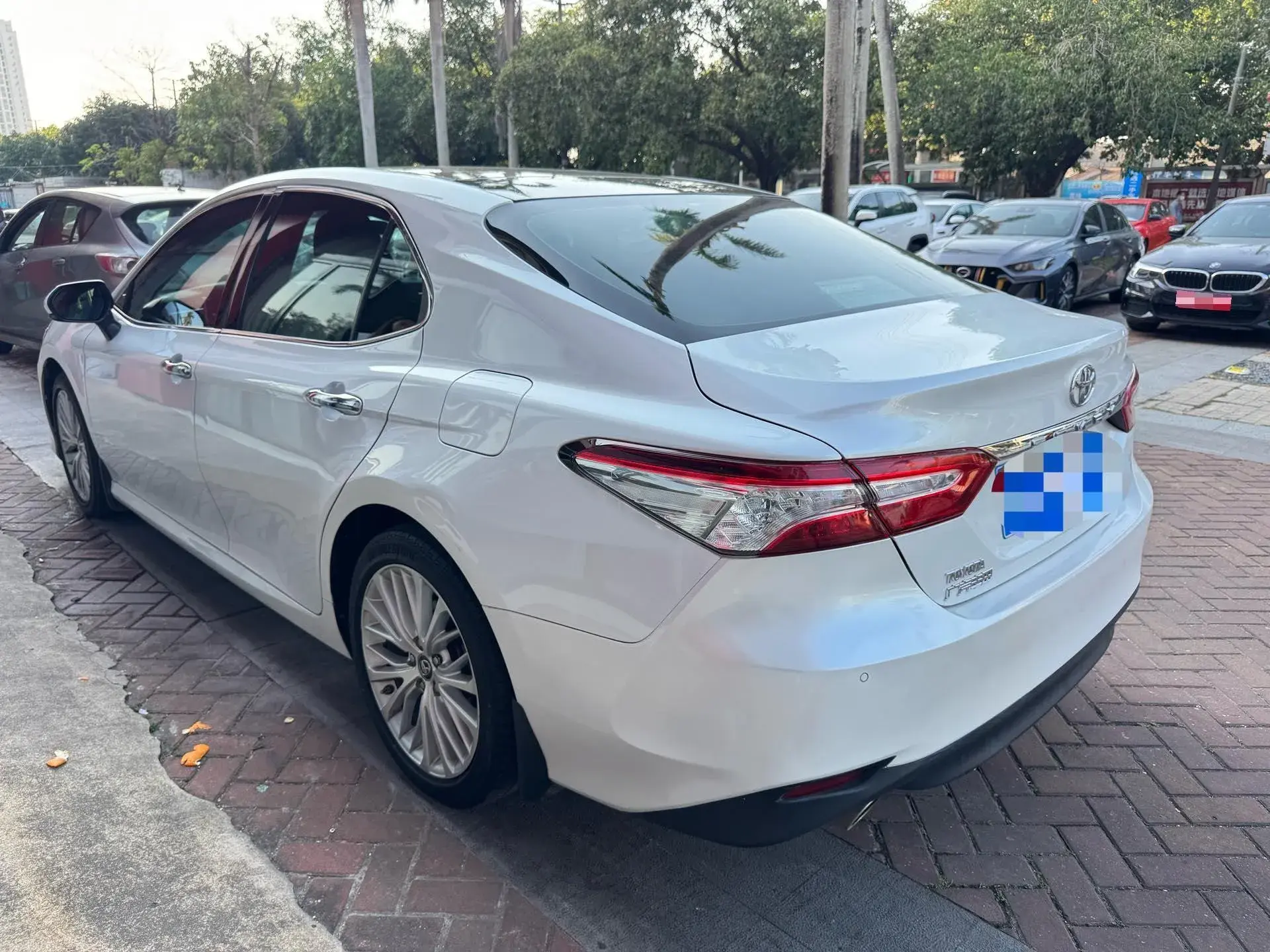 2018 TOYOTA CAMRY thumbnail 3