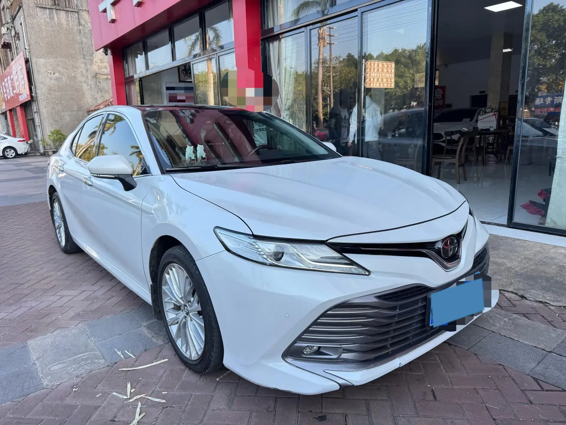 2018 TOYOTA CAMRY view 1