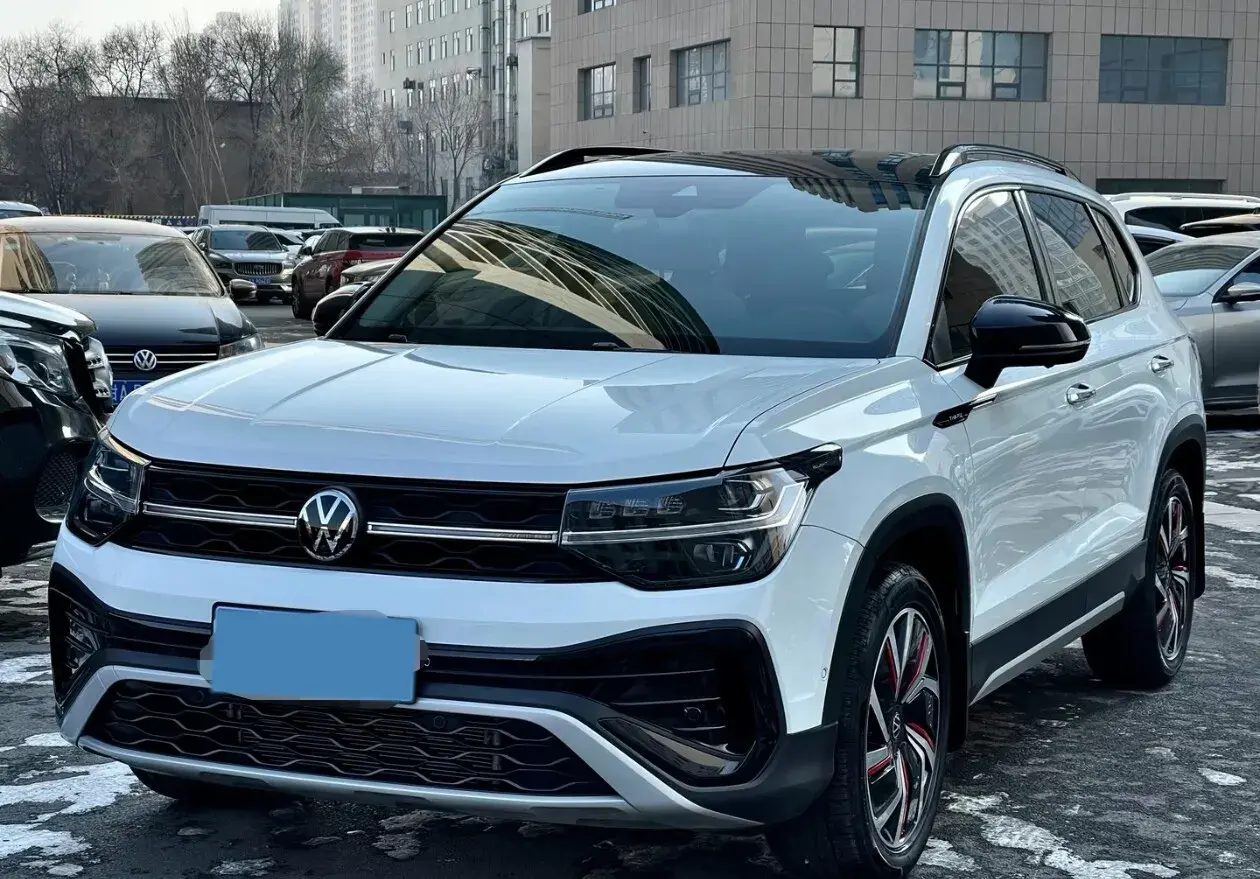 2023 VOLKSWAGEN THARU view 1