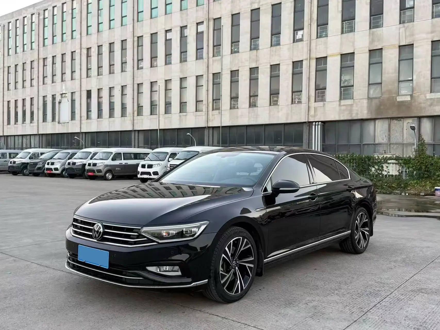 2020 VOLKSWAGEN MAGOTAN view 1