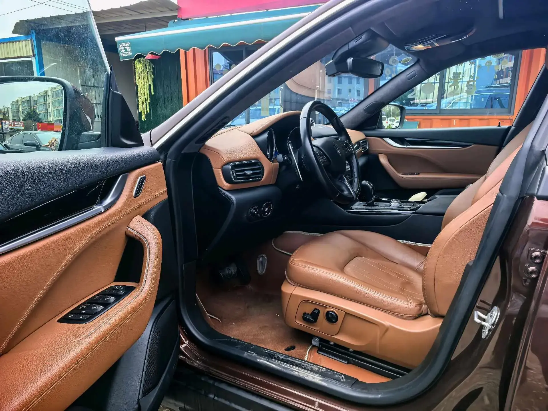 2018 MASERATI LEVANTE thumbnail 4