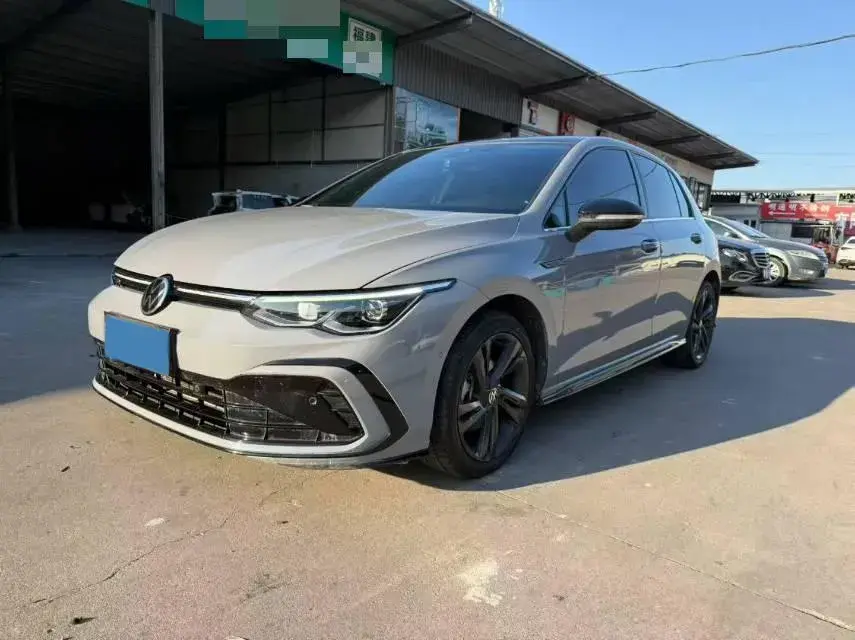2023 VOLKSWAGEN GOLF view 1