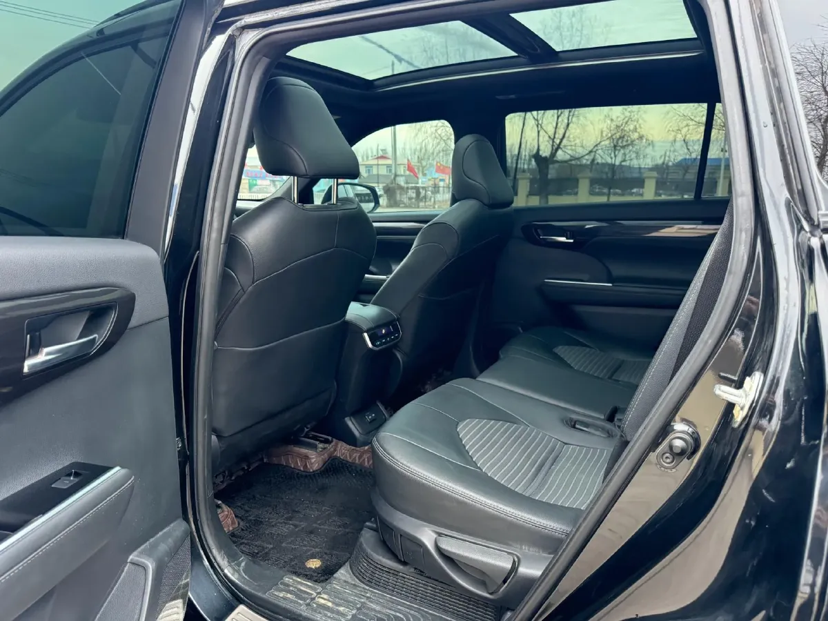 2022 Toyota Crown Kluger 2.5L 192HP L4 E-CVT Hybrid,autocango,china used car exporter,china ev exporter,chinese used car exporter,chinese used ev exporter