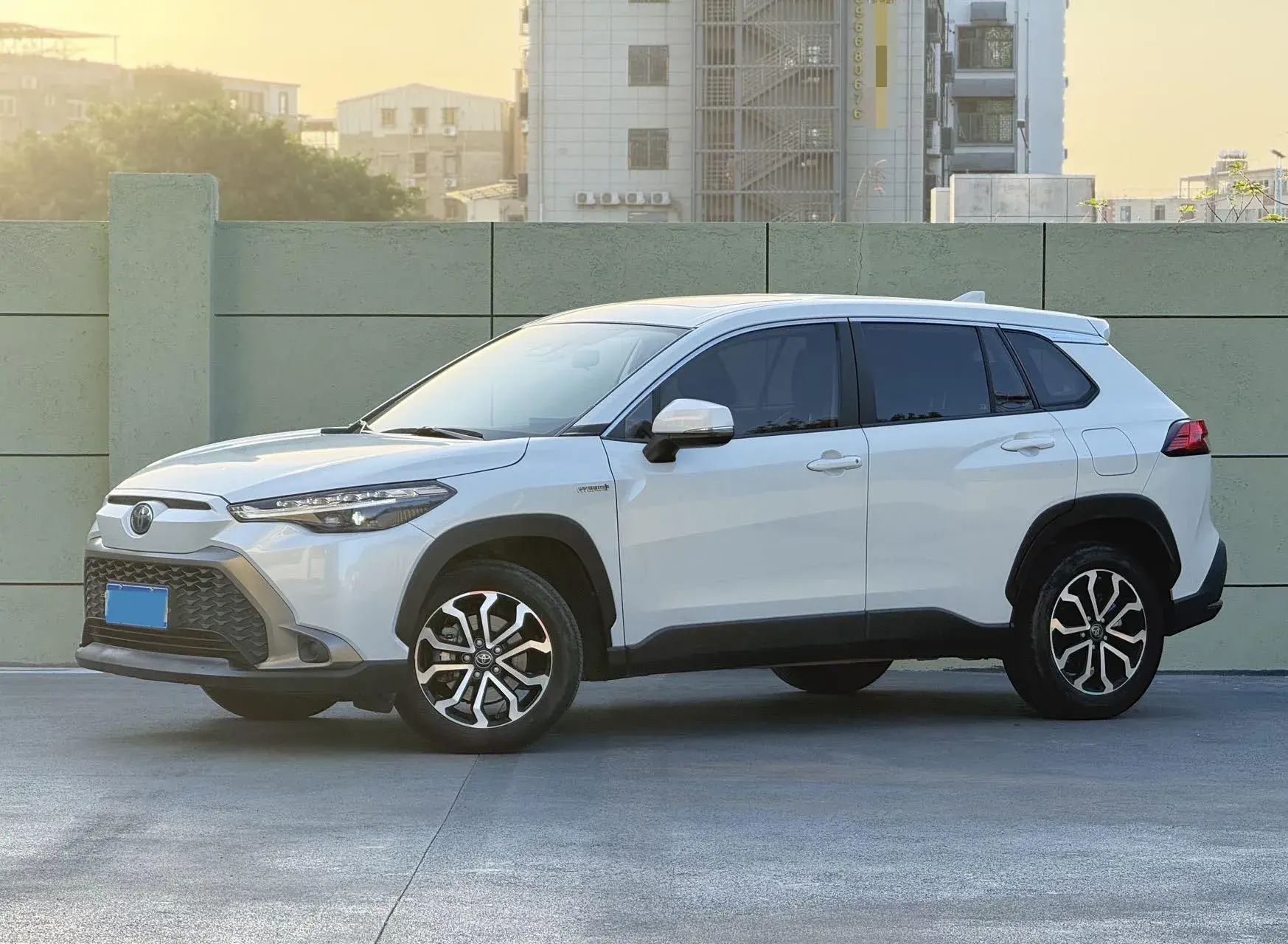 2023 TOYOTA FRONTLANDER view 1