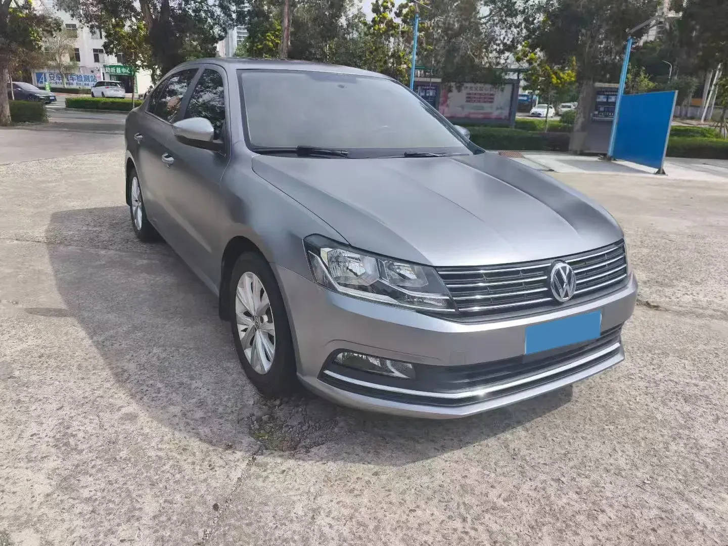 2017 VOLKSWAGEN LAVIDA thumbnail 2