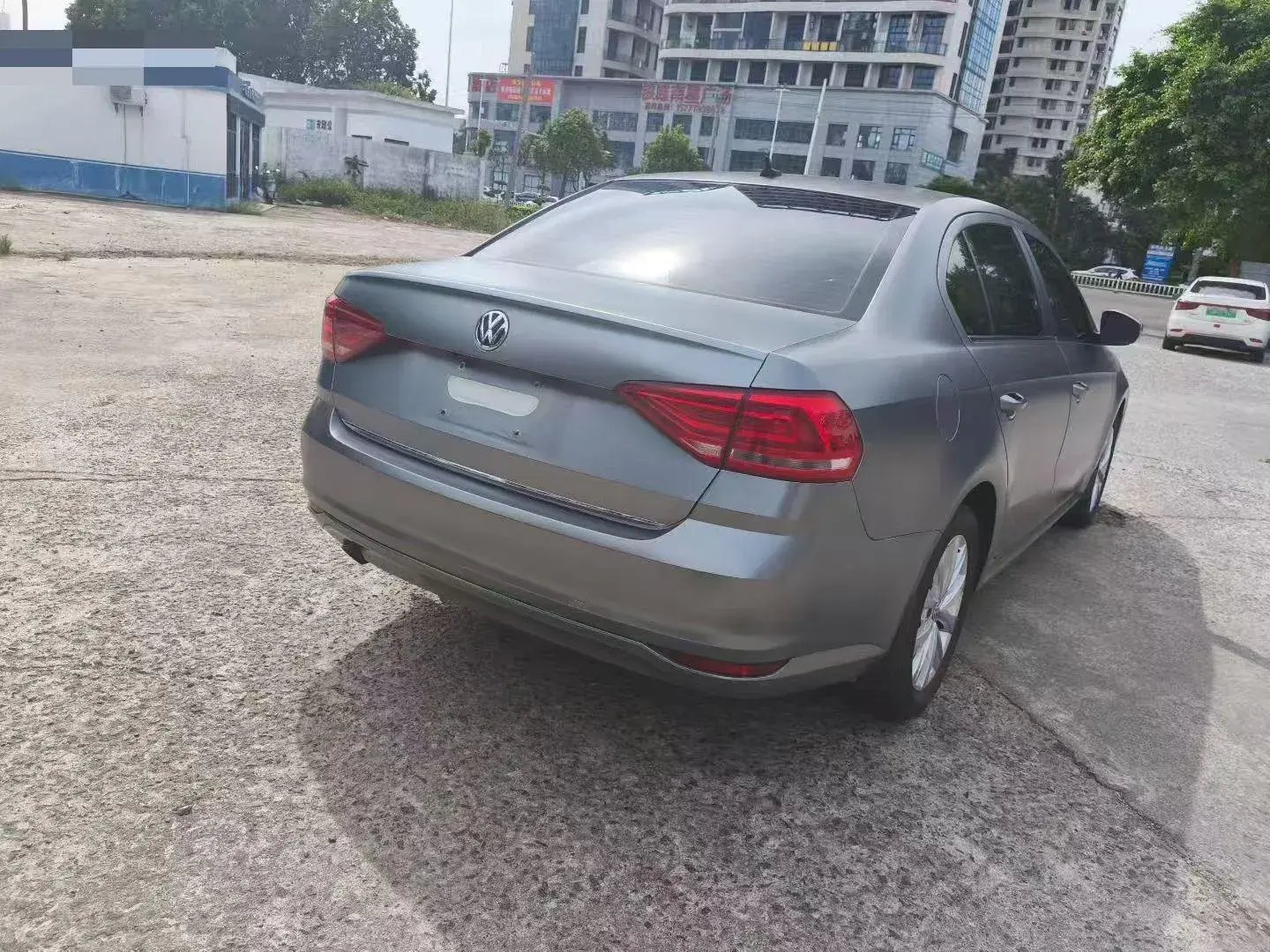 2017 VOLKSWAGEN LAVIDA thumbnail 3