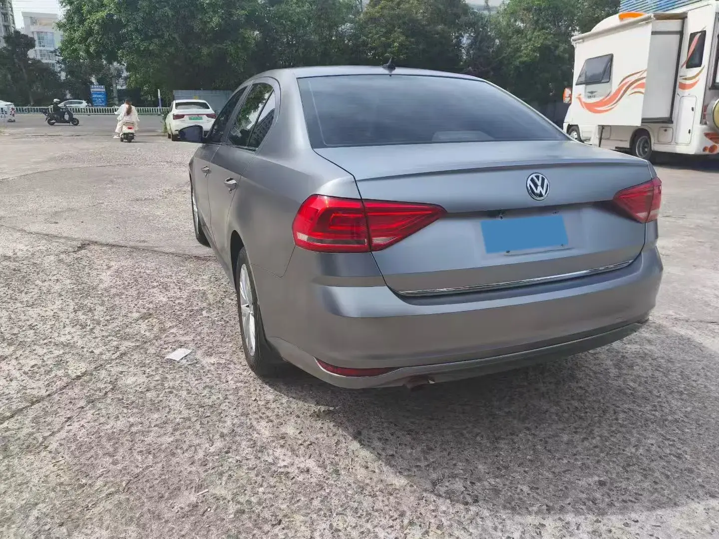 2017 VOLKSWAGEN LAVIDA thumbnail 4