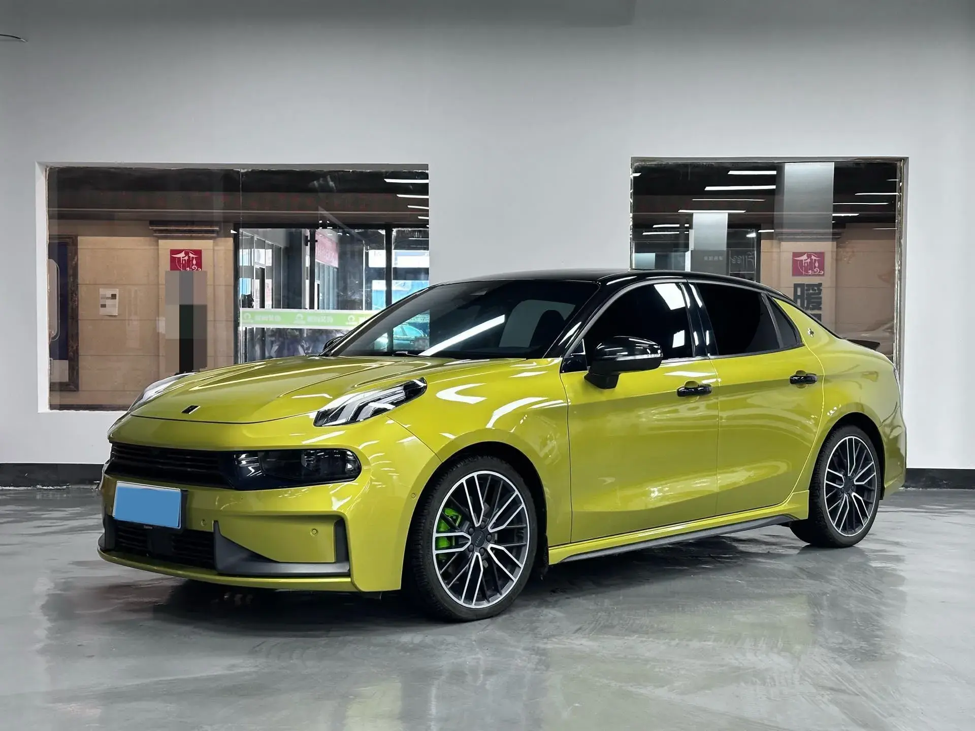 2020 LYNK&CO 03 view 1