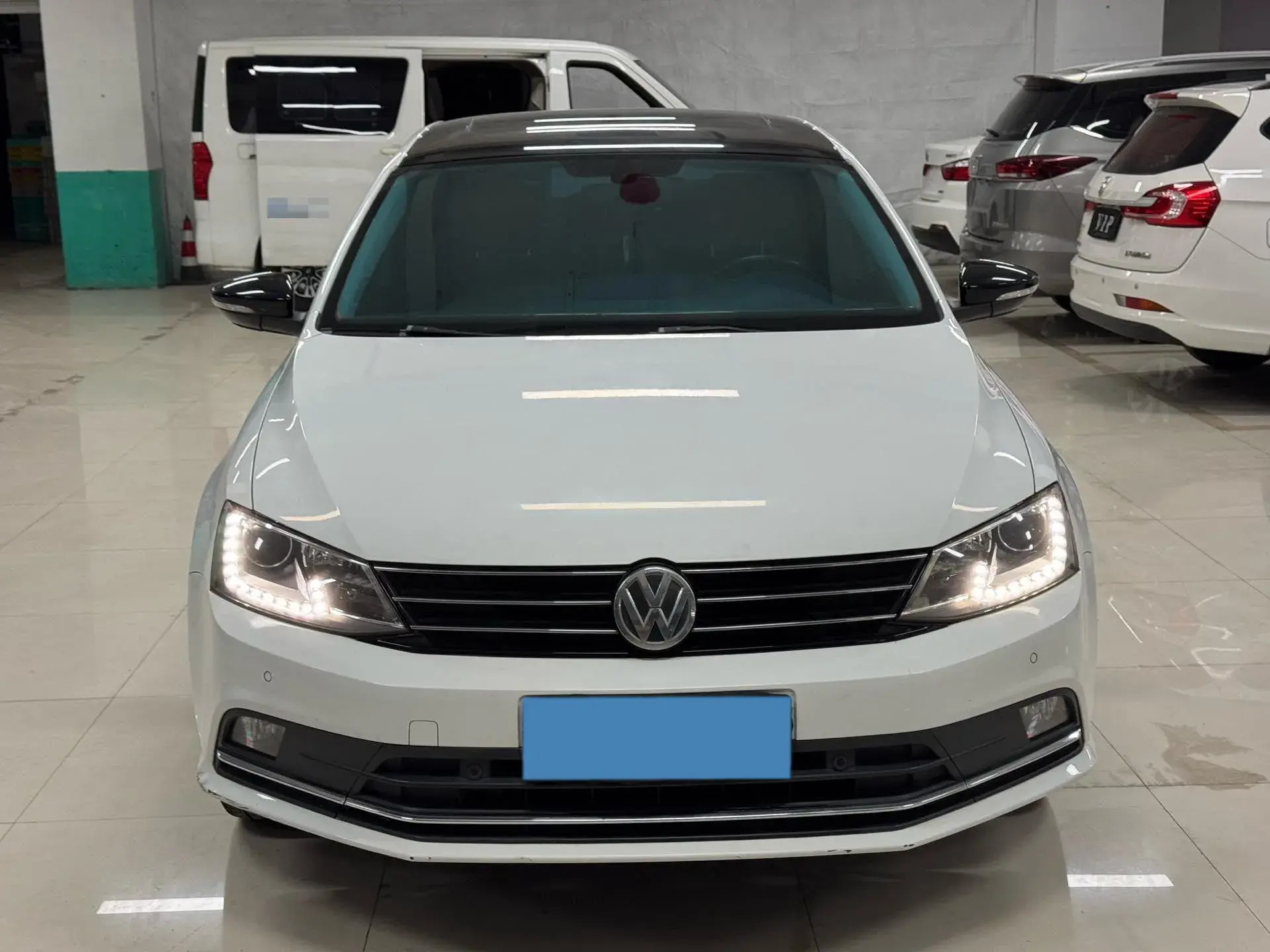 2018 VOLKSWAGEN SAGITAR thumbnail 2