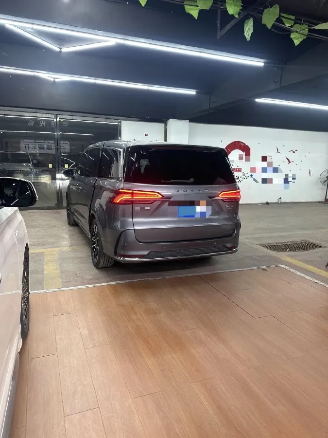 2022 Roewe iMAX8 2.0T 234HP L4 8AT,autocango,china used car exporter,china ev exporter,chinese used car exporter,chinese used ev exporter
