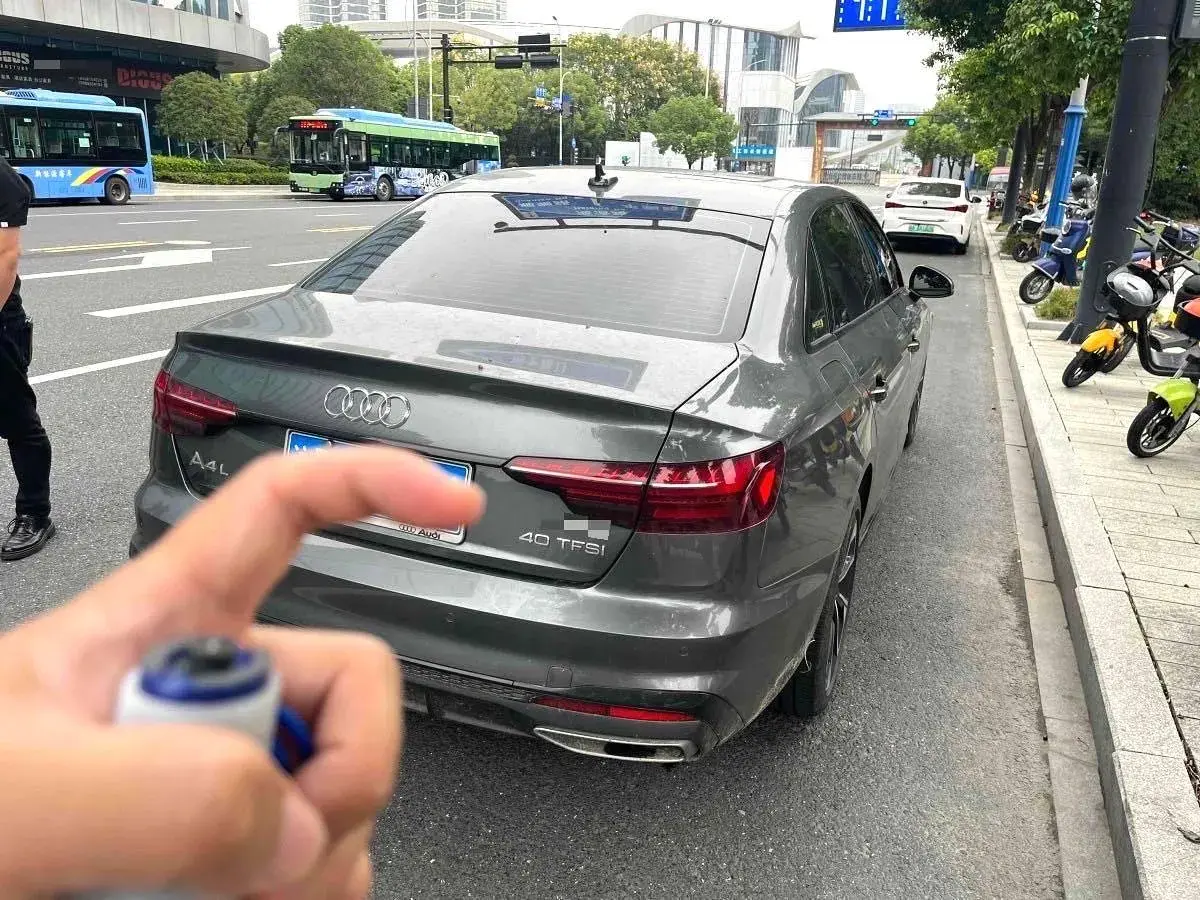 2022 AUDI A4L thumbnail 2