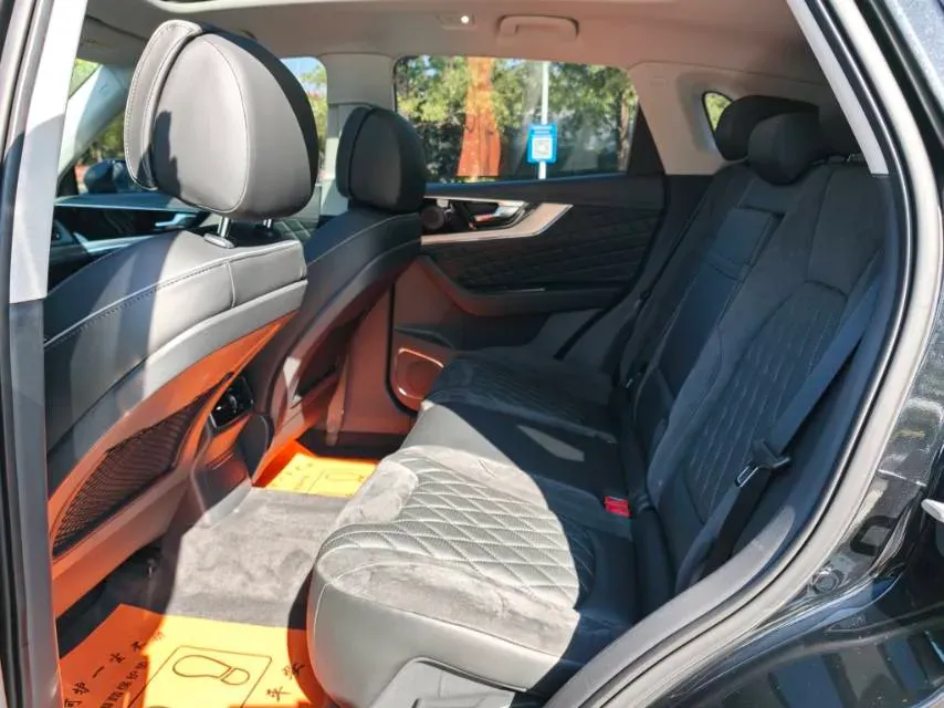 2022 HongQi HS5 2.0T 224HP L4 6AT,autocango,china used car exporter,china ev exporter,chinese used car exporter,chinese used ev exporter