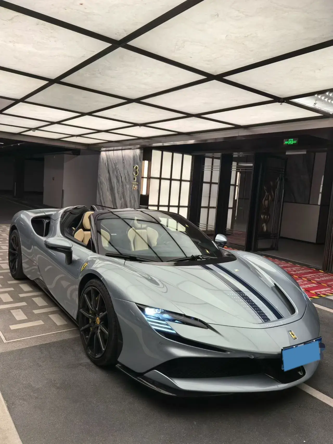 2020 FERRARI SF90 thumbnail 4