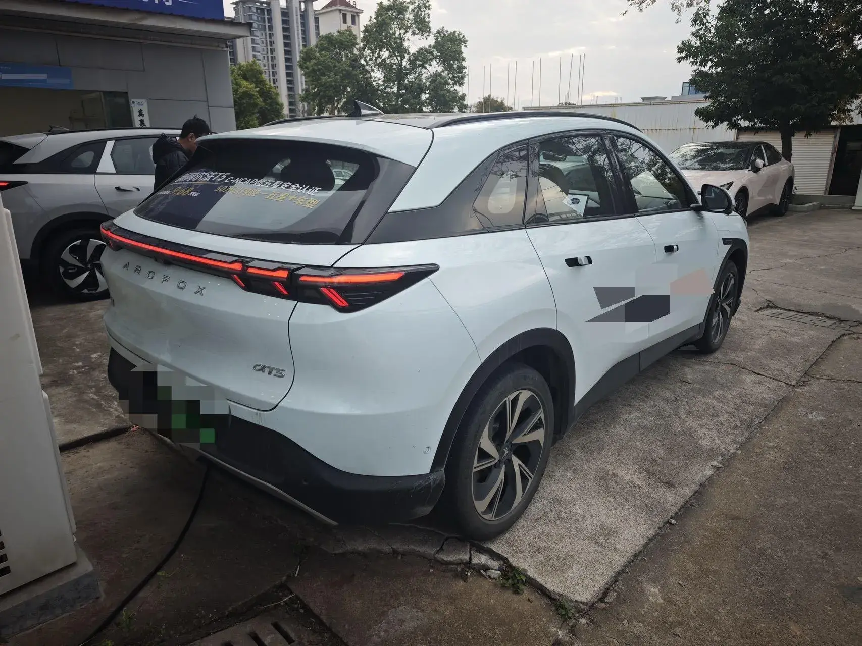 2024 ARCFOX ΑT5 thumbnail 3