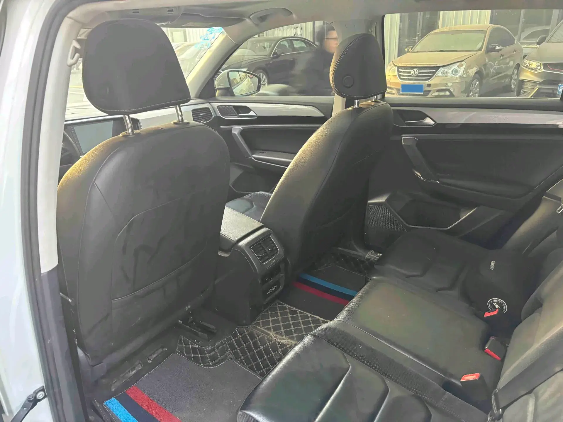 2019 VOLKSWAGEN TAYRON thumbnail 4