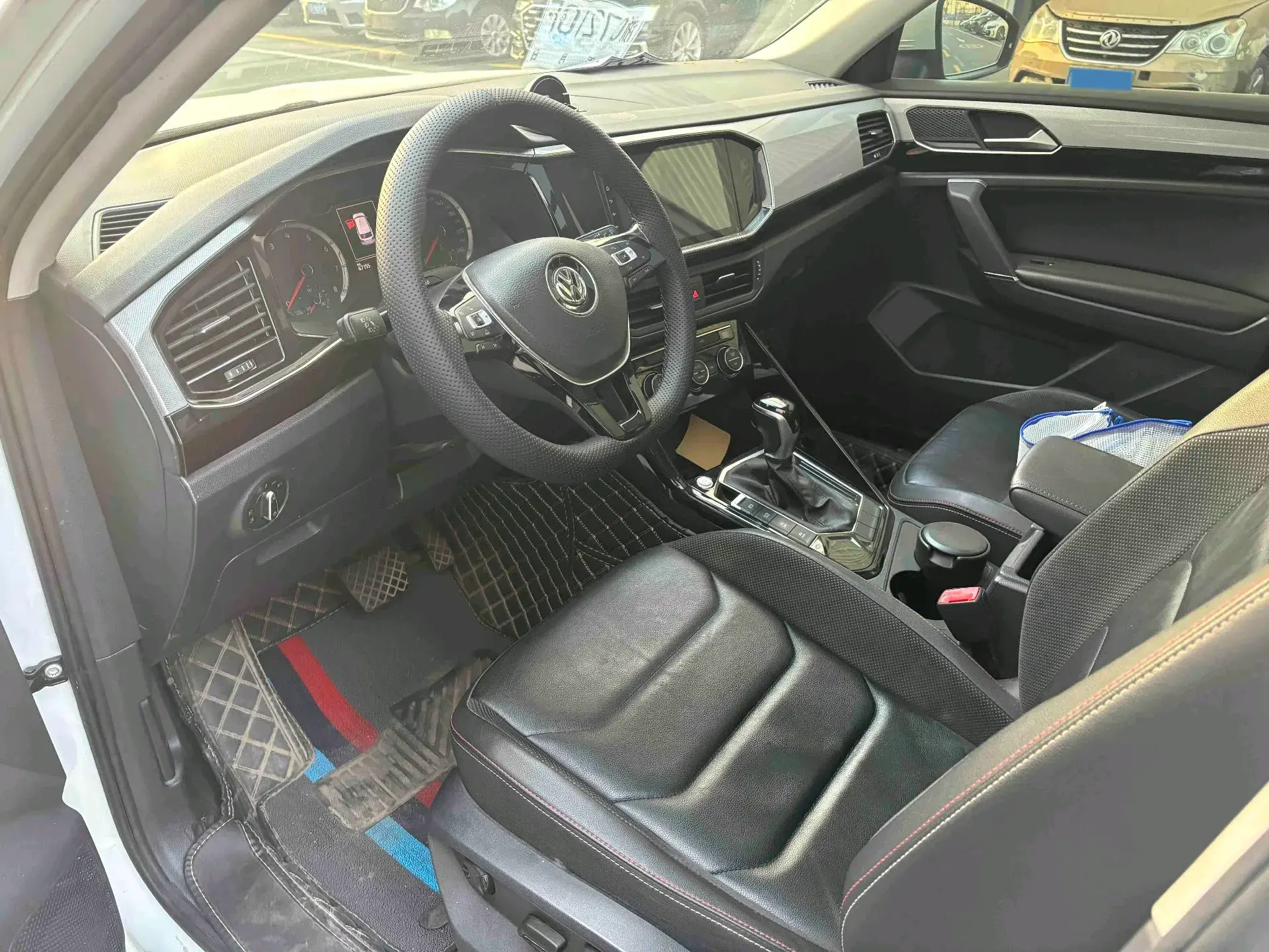 2019 VOLKSWAGEN TAYRON thumbnail 3