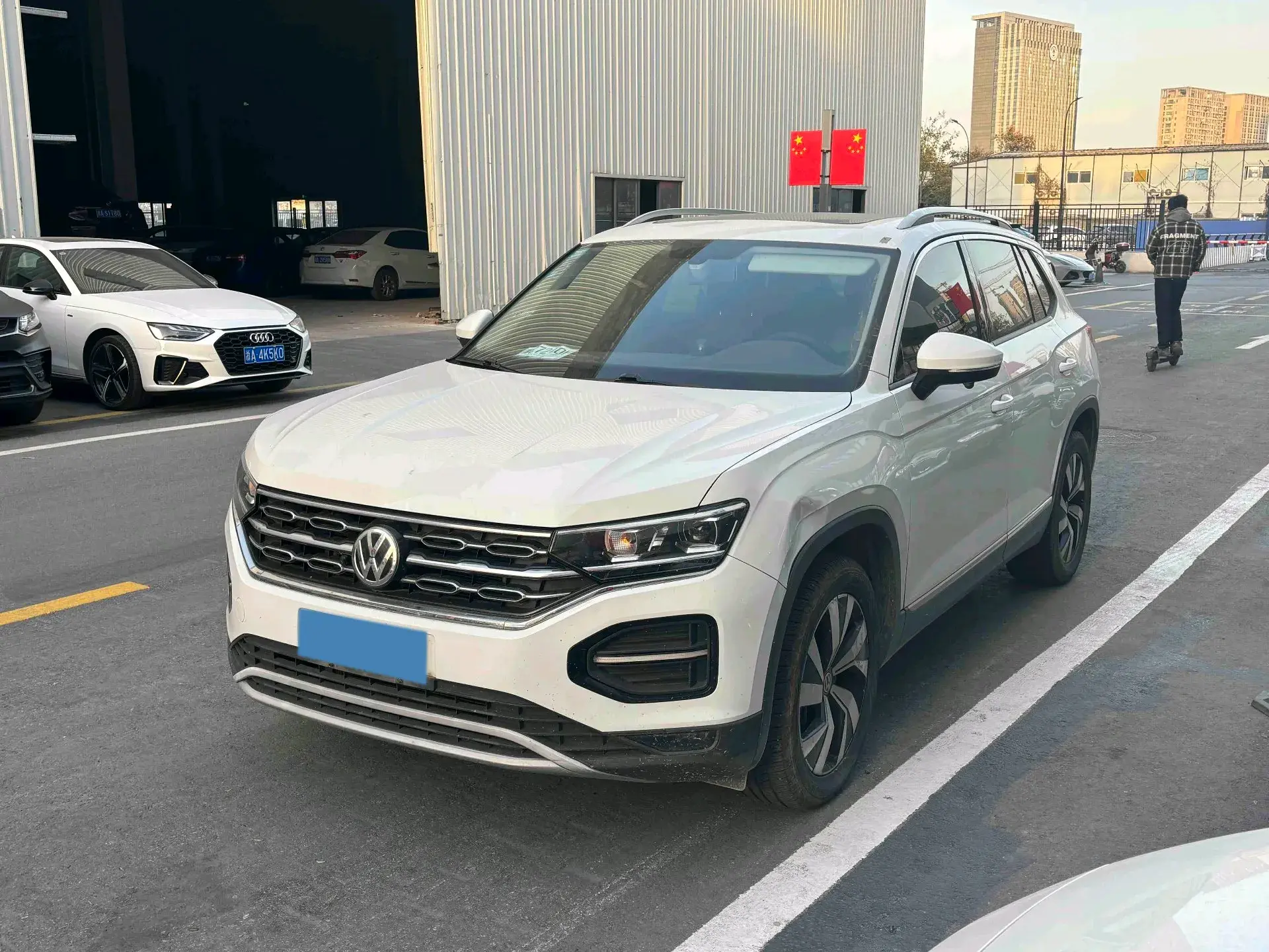 2019 VOLKSWAGEN TAYRON view 1