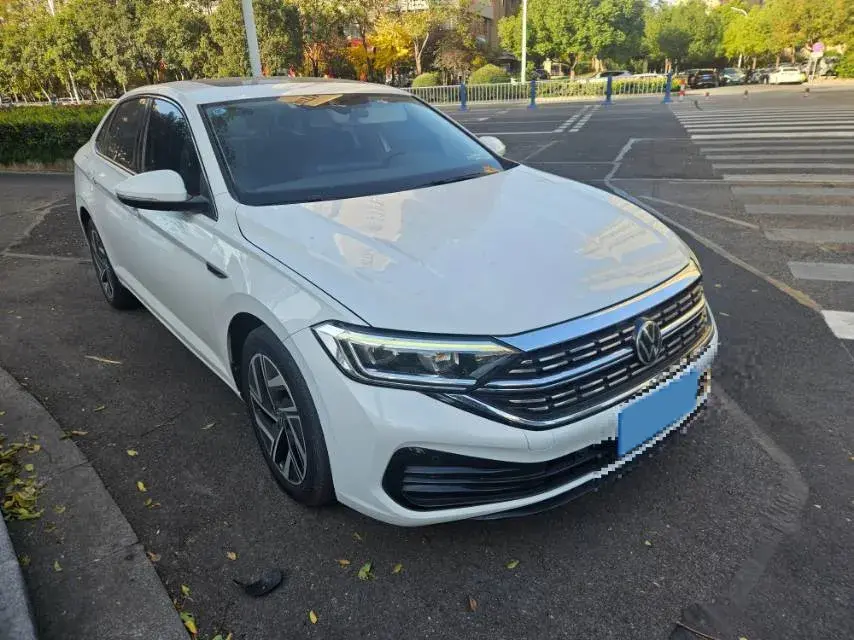 2023 VOLKSWAGEN SAGITAR thumbnail 2