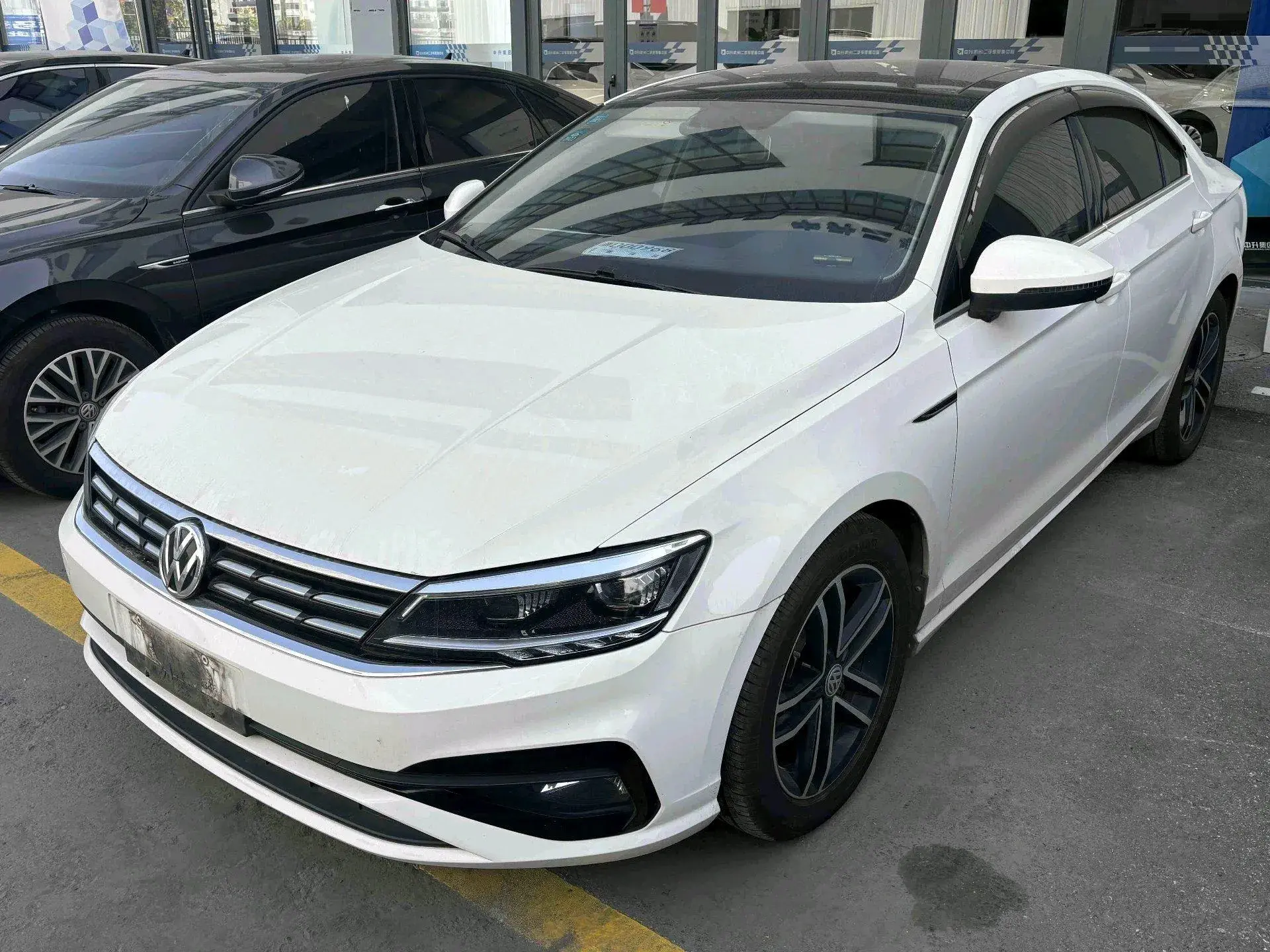 2019 VOLKSWAGEN LAMANDO view 1