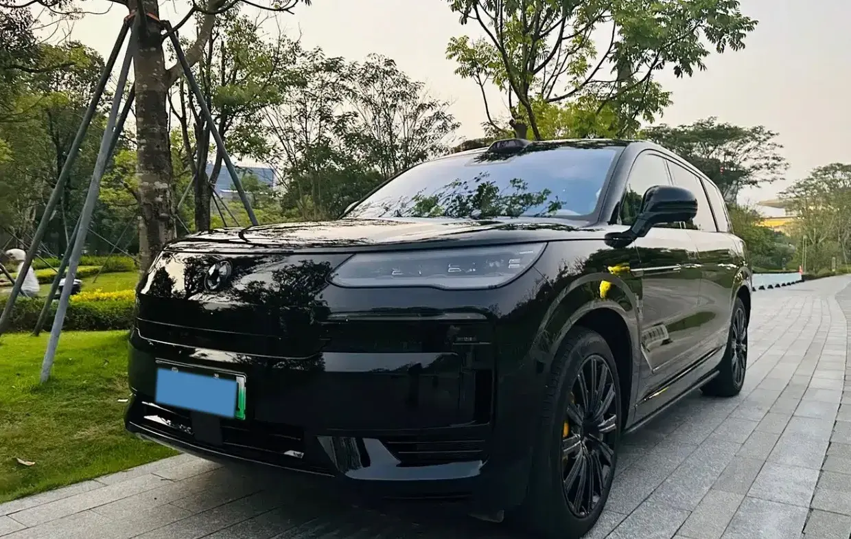 2025 Denza DenzaN9 2.0T 207HP L4 E-CVT PHEV