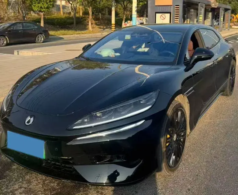 2024 Denza DenzaZ9GT 2.0T 207HP L4 E-CVT PHEV 38.5KWH