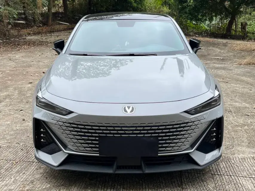 2022 CHANGAN UNI-V thumbnail 2