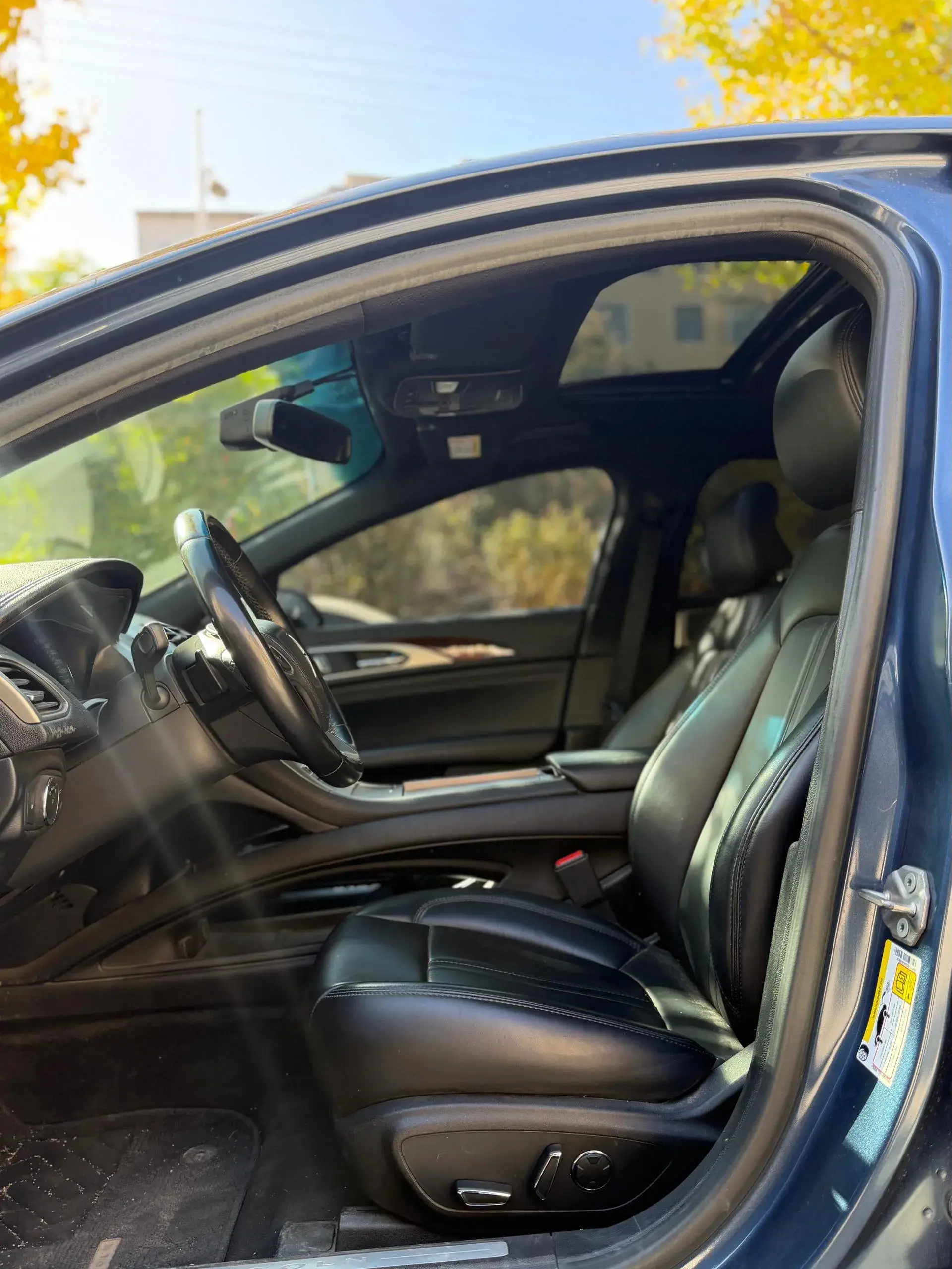 2019 LINCOLN MKZ thumbnail 4