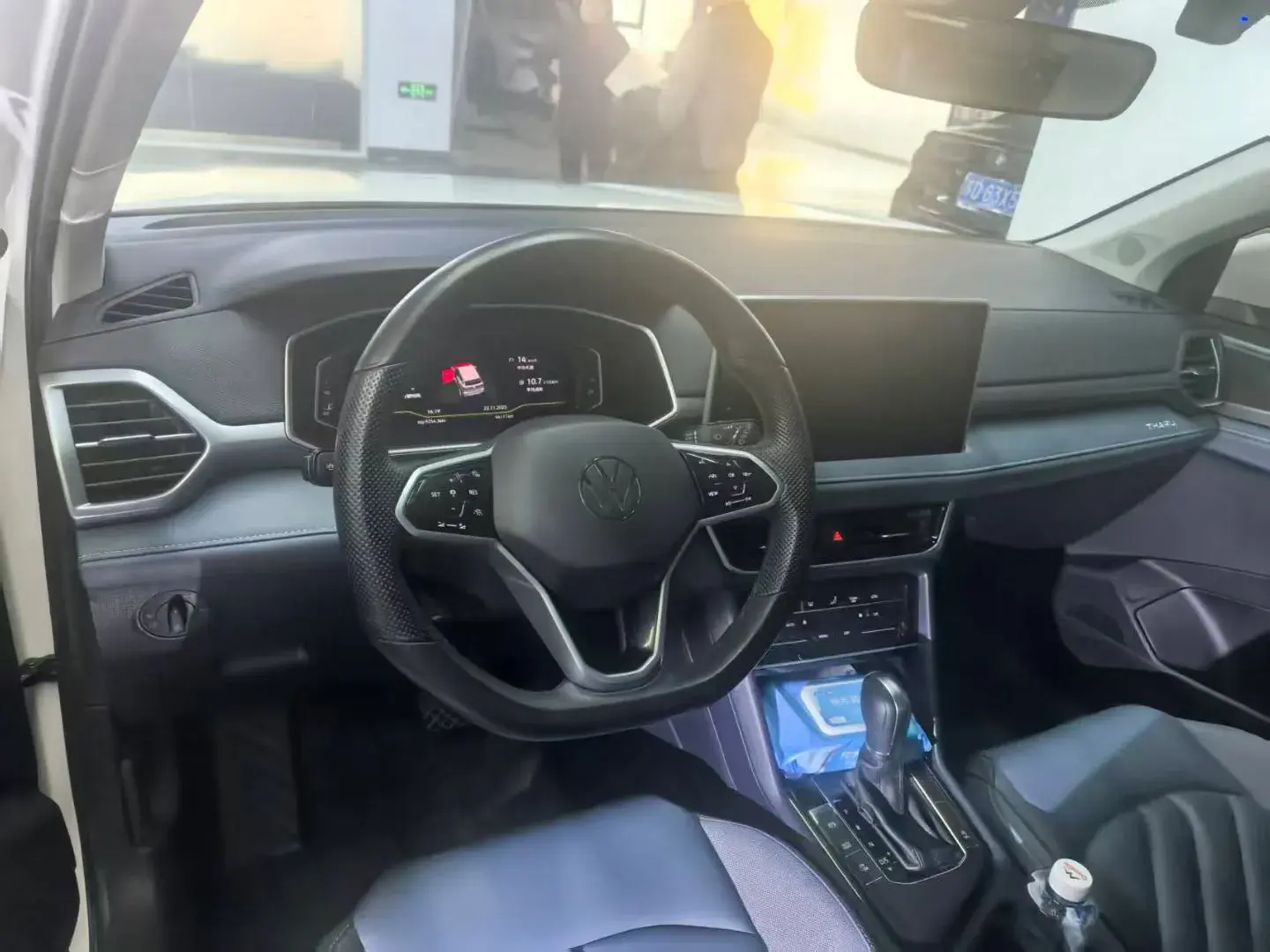 2023 VOLKSWAGEN THARU thumbnail 3