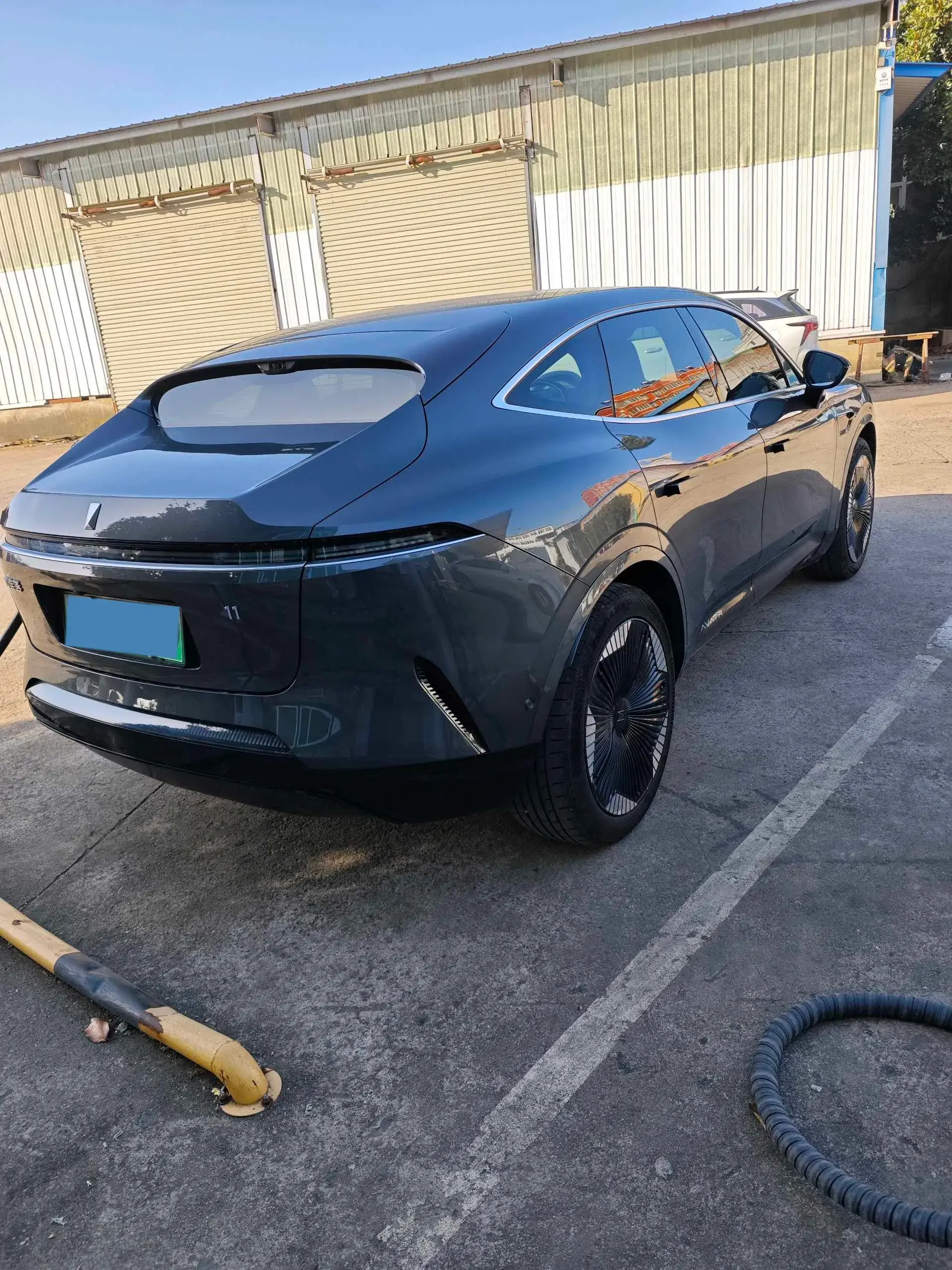 2023 AVATR 11 thumbnail 3